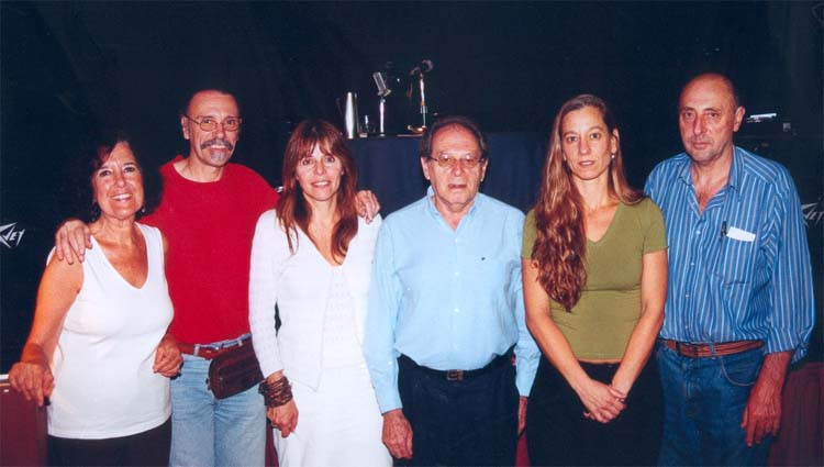 Silvia Mazar con Rolando Revagliatti, Estella Kallay, Mario Kon, María Malusardi y Simón Esain en 2004 Foto de Daniel Grad