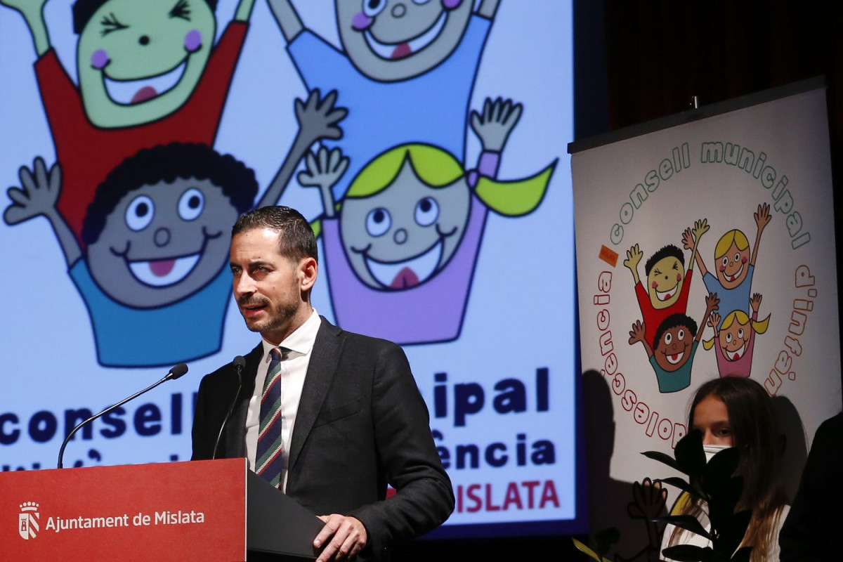 Constitucion consell de infancia y adolescencia 01