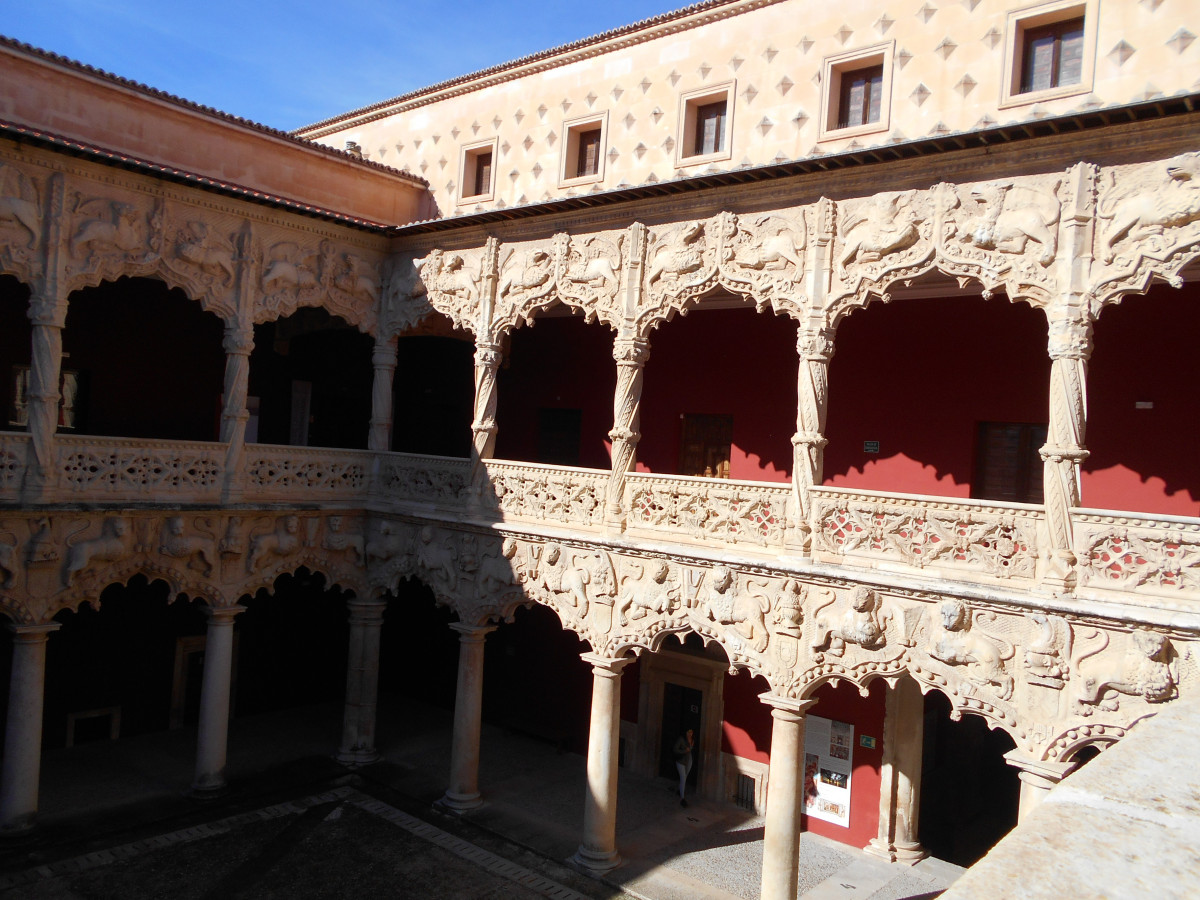 Palacio del Infantado. Patio de los Leones