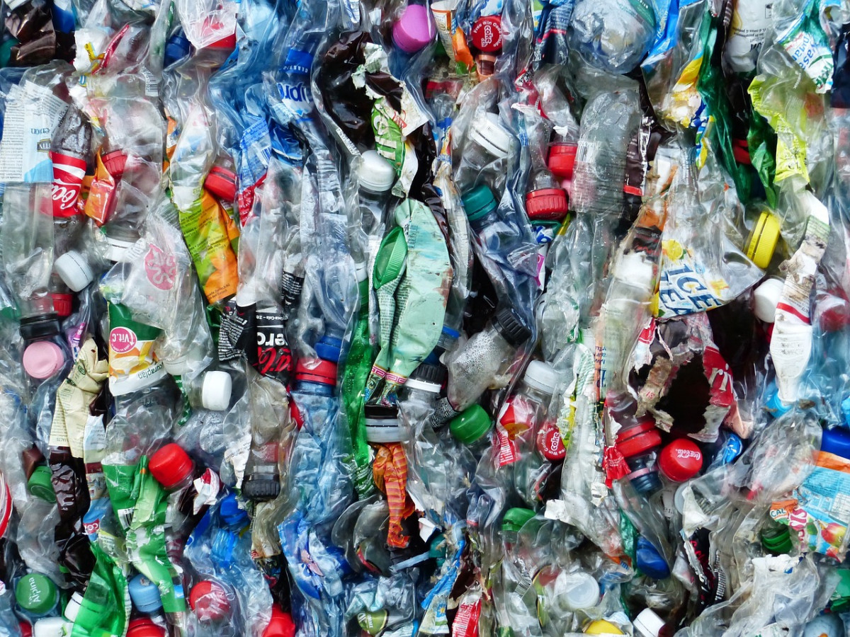 Plastic bottles 115071 1280