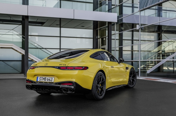 Mercedes AMG GT Coupé 2