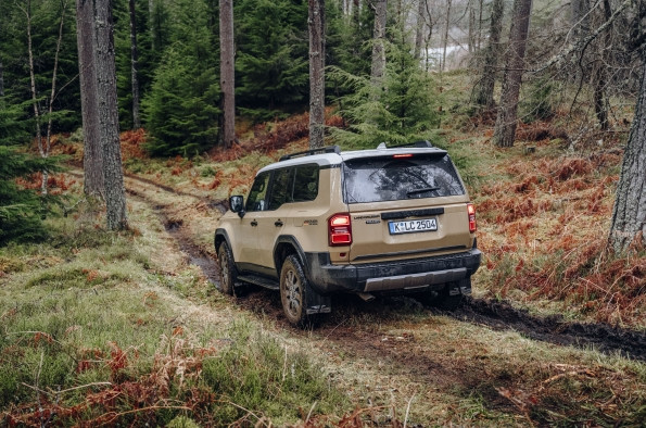 Toyota Land Cruiser 2