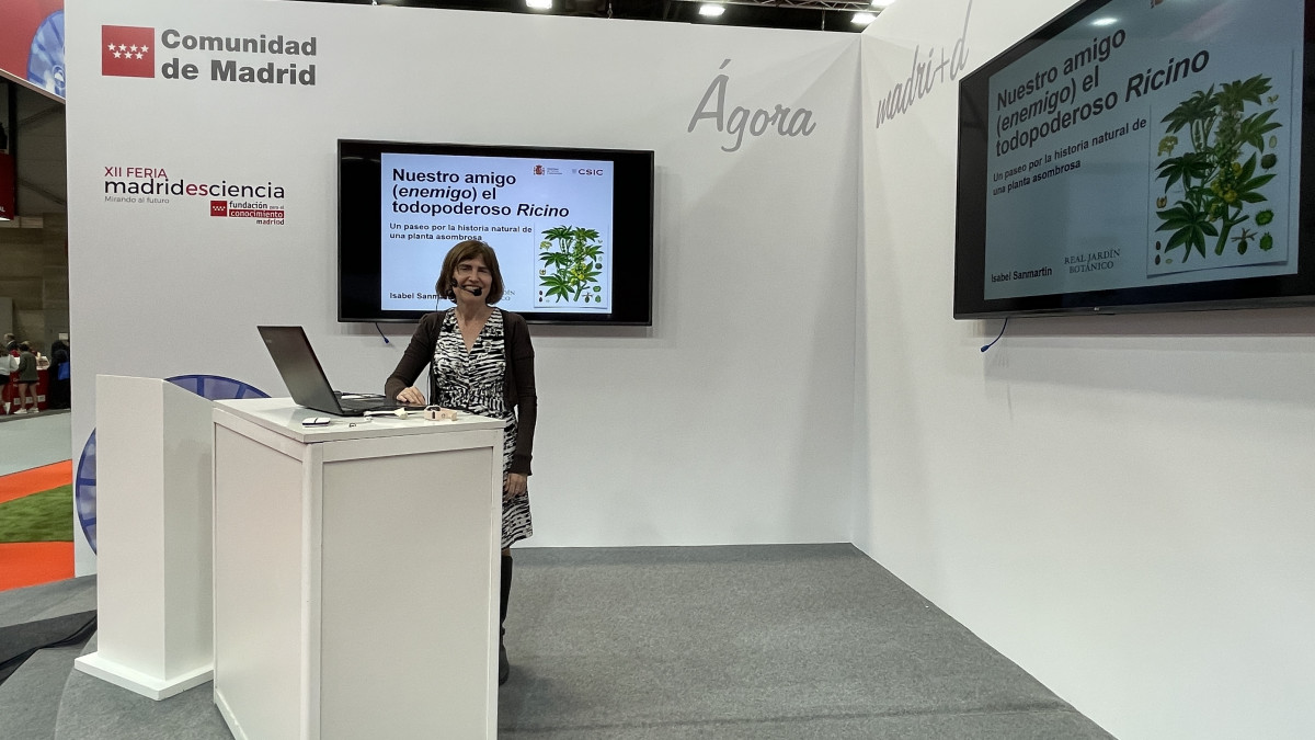 Isabel Sanmartín. Feria Ciencia. JGR RJB CSIC