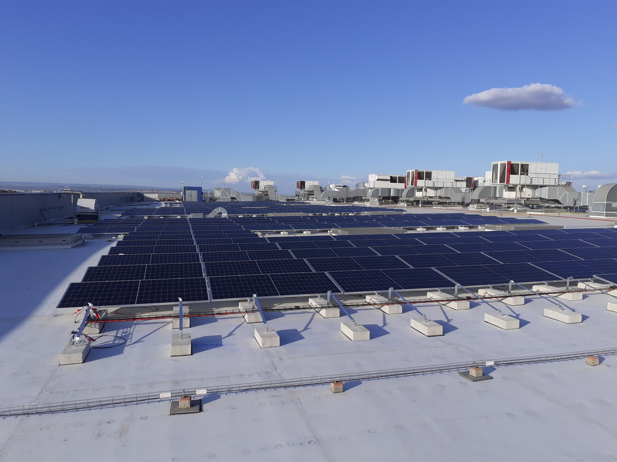 Cubierta aislada y con placas solares
