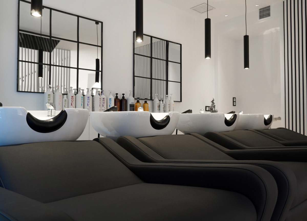 Salon AS 10