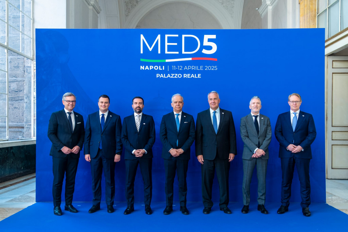 250412 mir reunión MED5 Nápoles 01