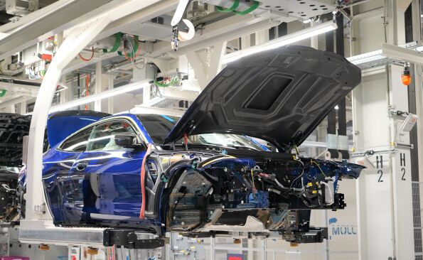 BMW M4 CS 2