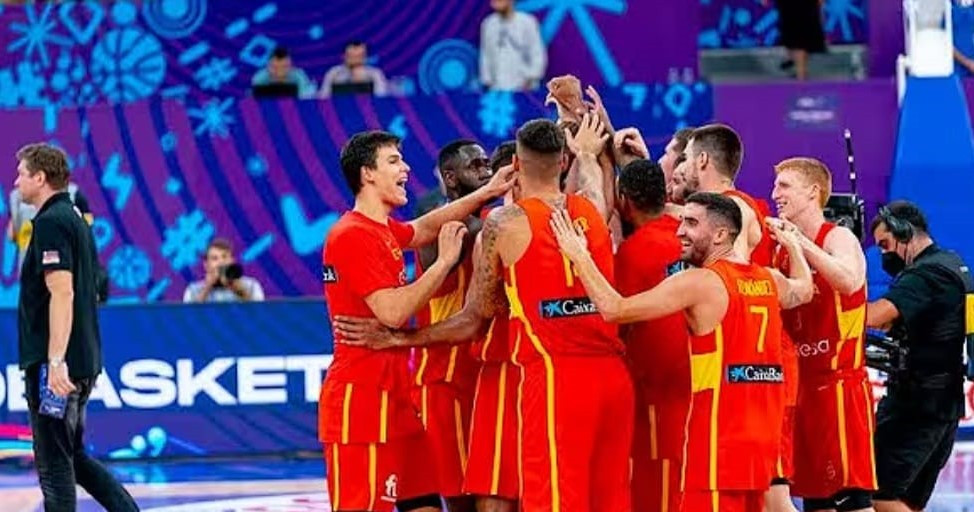 Celebraciu00f3n de los jugadores espau00f1oles tras vencer a Georgia en el pasado EuroBasket