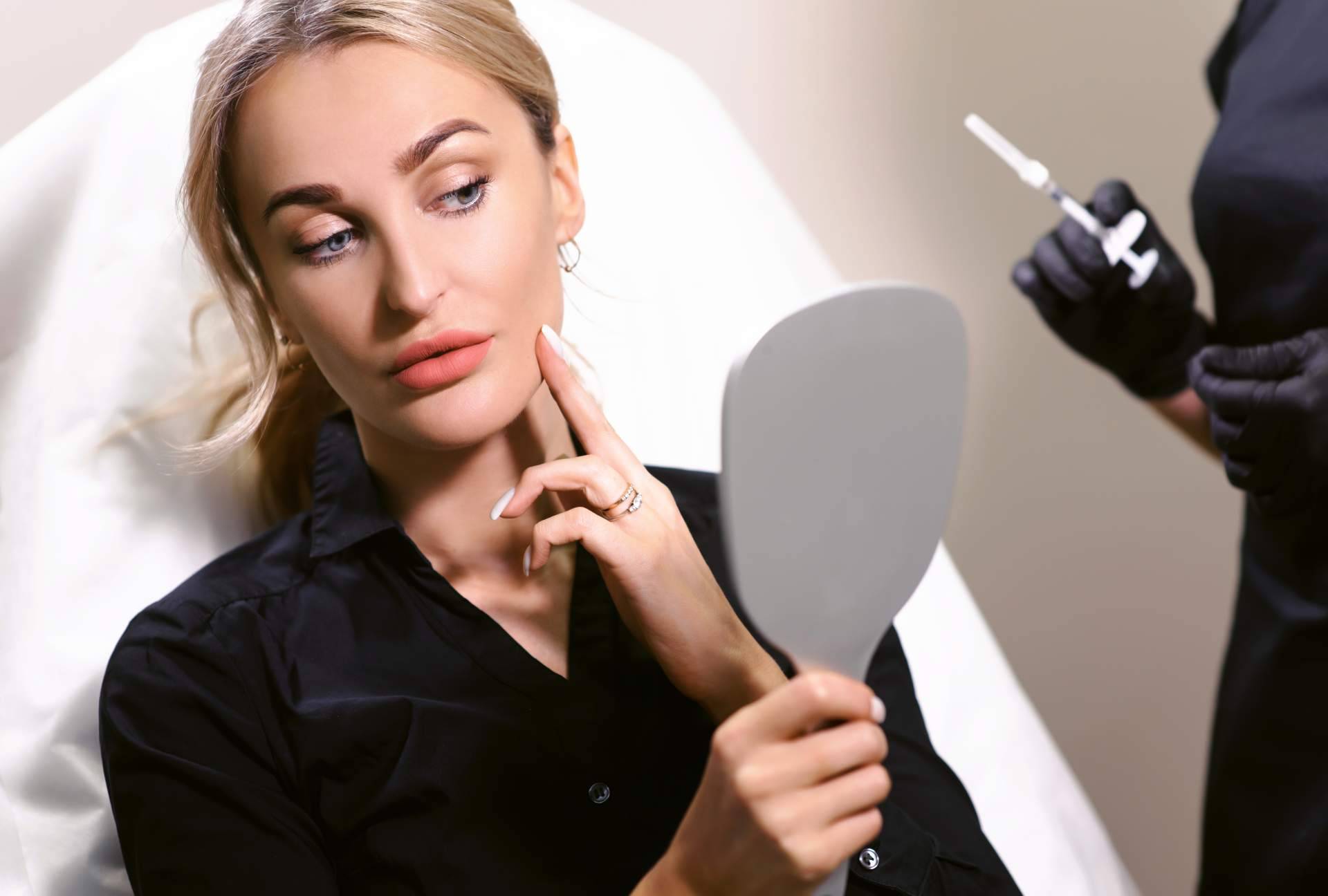 Antes y después de una rinoplastia ultrasónica, por el Dr. Jorge Planas