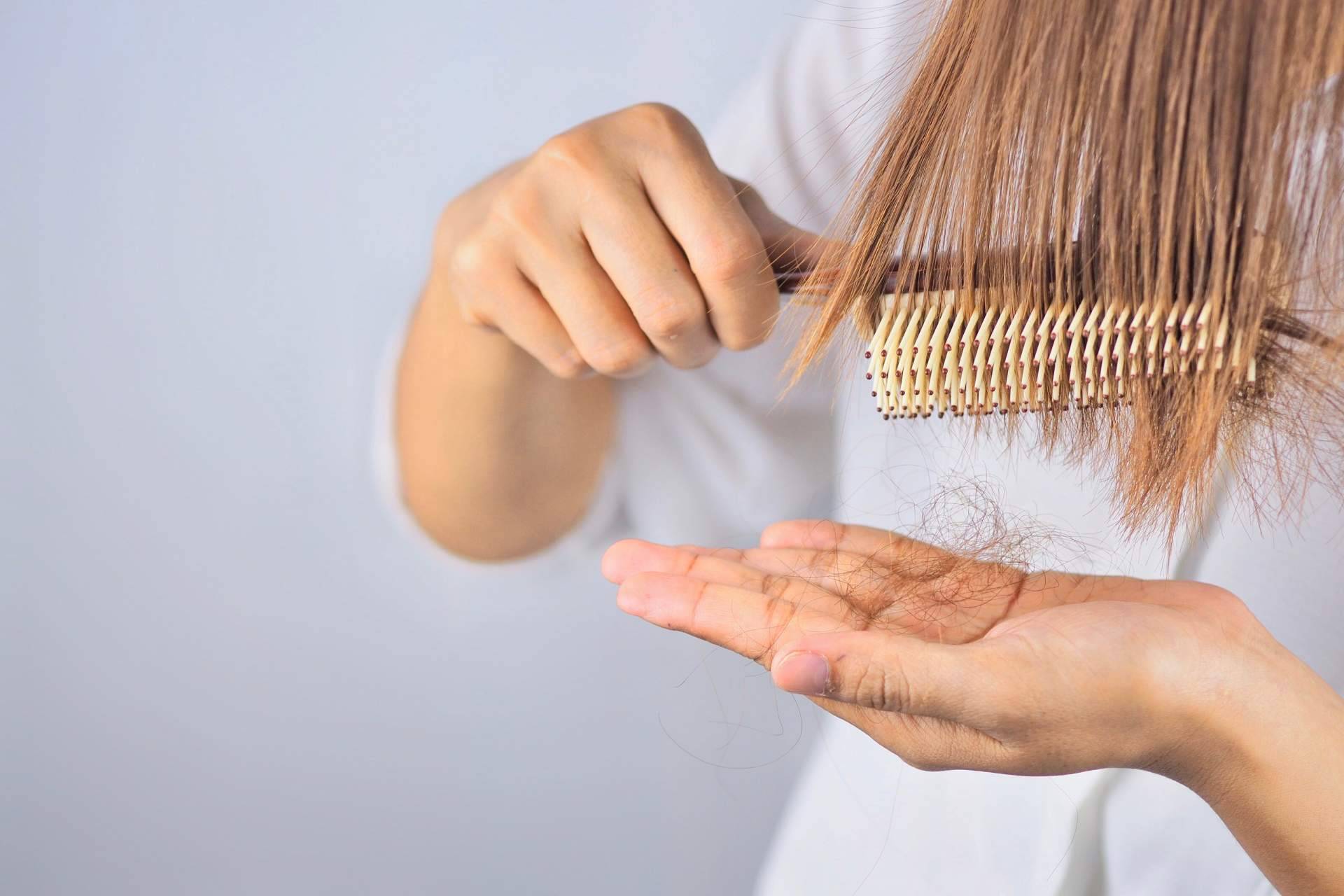 Los tratamientos para la caída capilar que brinda el salón de belleza CharoConector Healthy Style