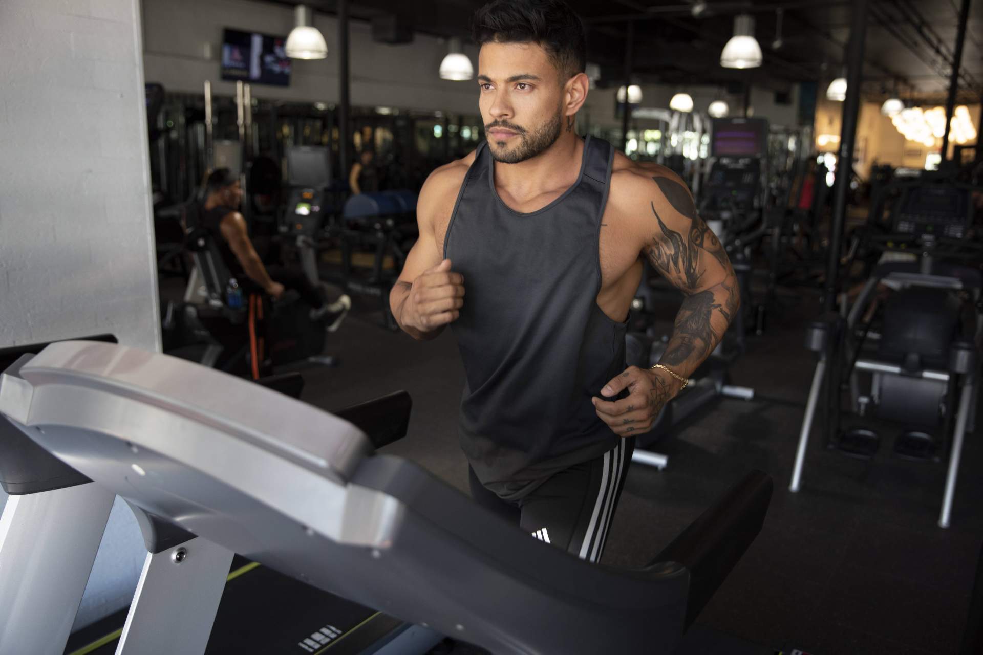 El influencer y creador de contenido Alejo Ospina lanza una nueva plataforma de ‘Vida Fitness’