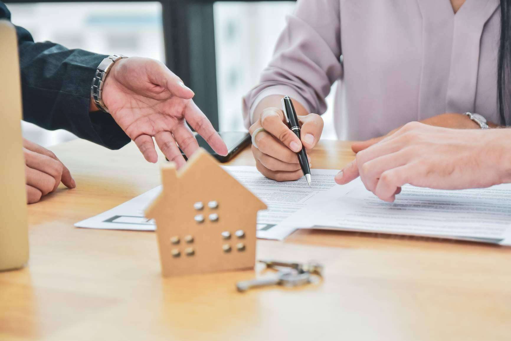 Hipotecas Plus colabora para que se obtenga la hipoteca que se precise y se compre la parte de la vivienda del ex