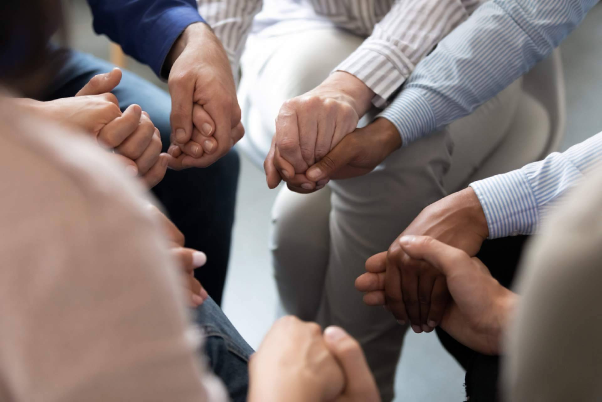 Superar una adicción. La importancia de contar con un profesional como en delconsumoalarecuperacion.com