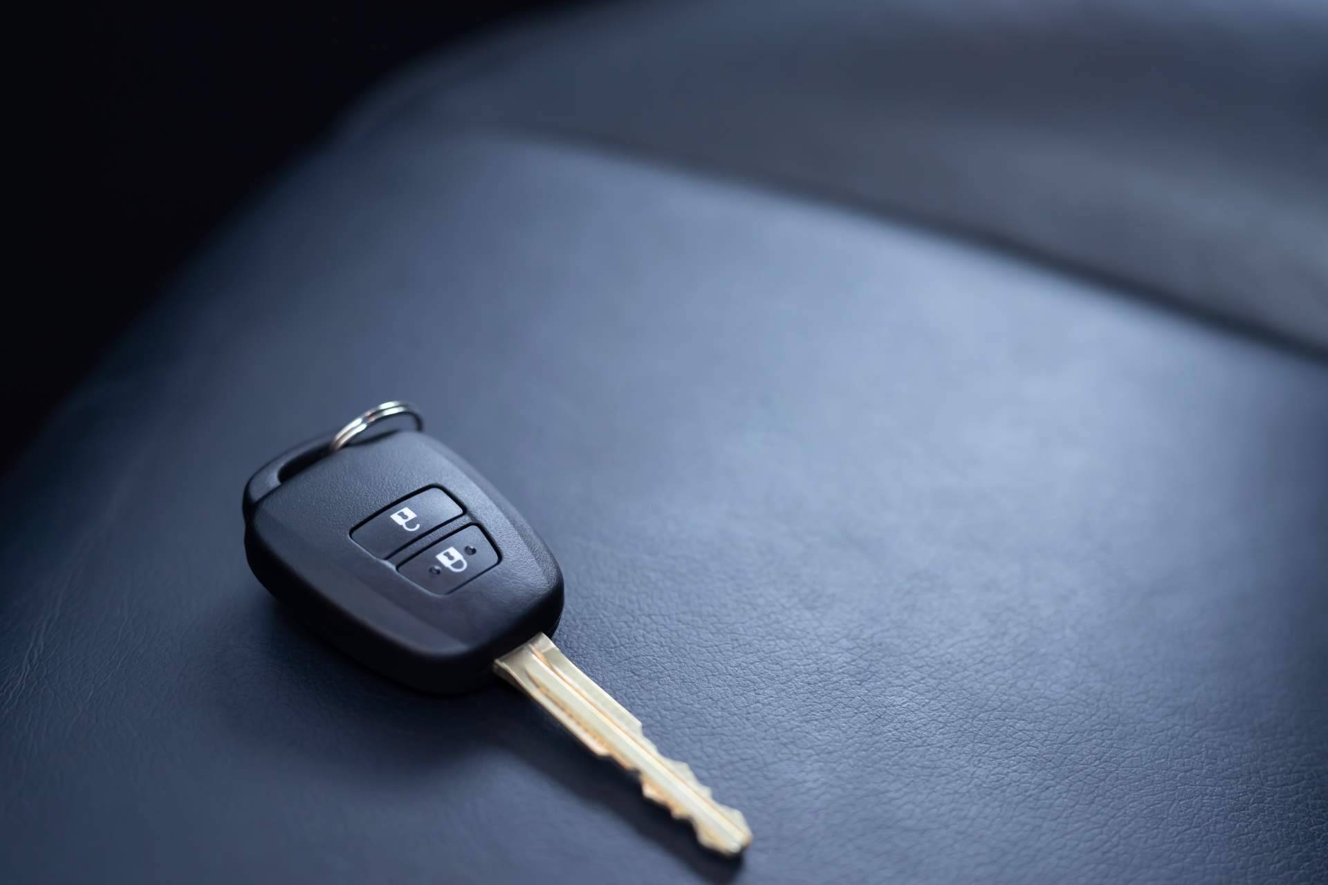 En EGINER son expertos en el servicio de sustitución de carcasas de llaves y mandos de coche