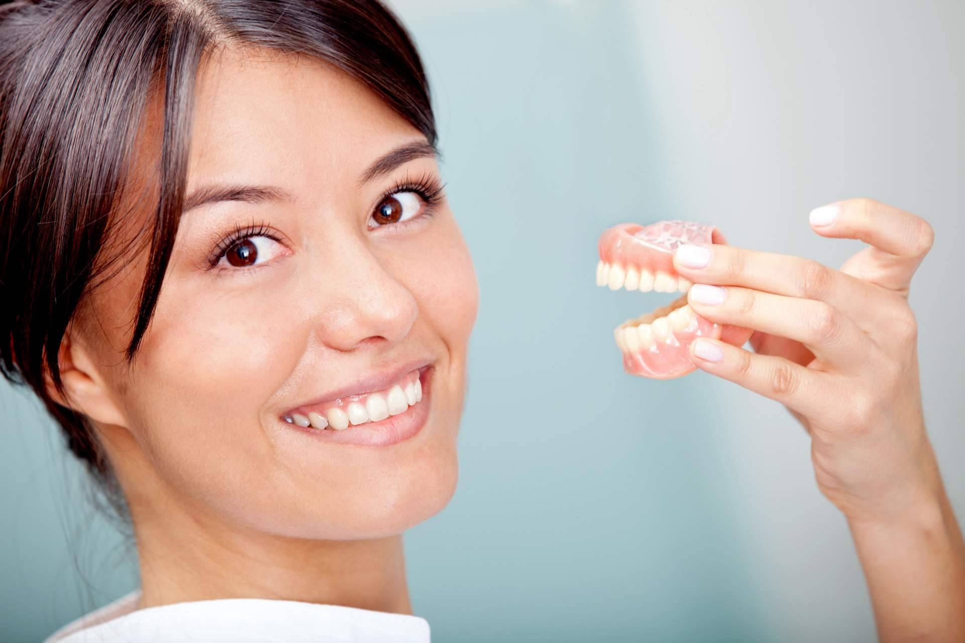 Colocación de prótesis dentales en Córdoba, con Corporación Dental