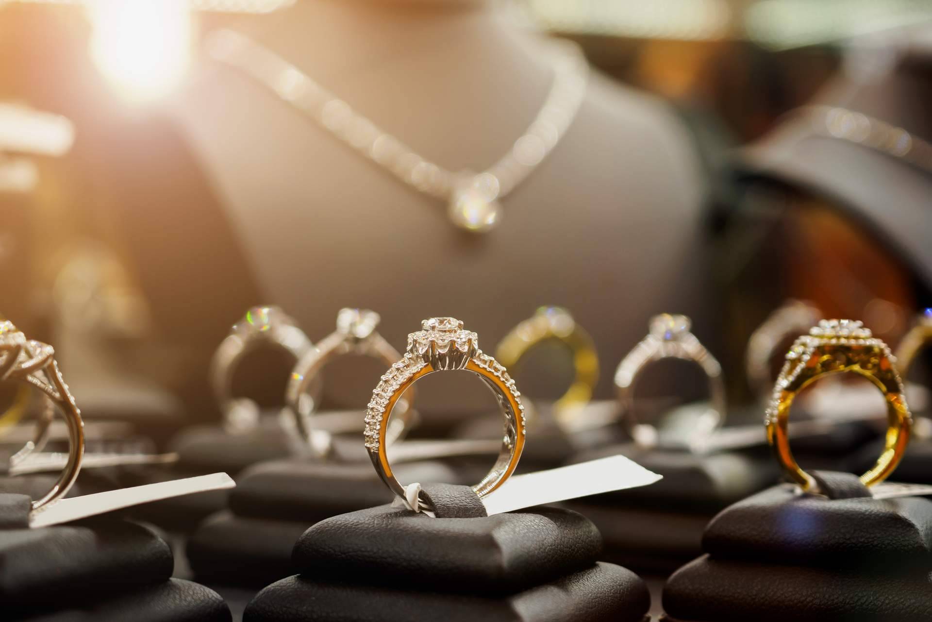 Solopolizas protege las joyerías con la mejor cobertura a todo riesgo