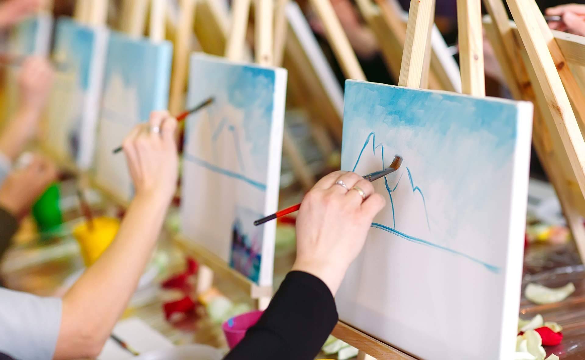 Los beneficios de la enseñanza artística para el desarrollo creativo, por El taller de la Salamandra