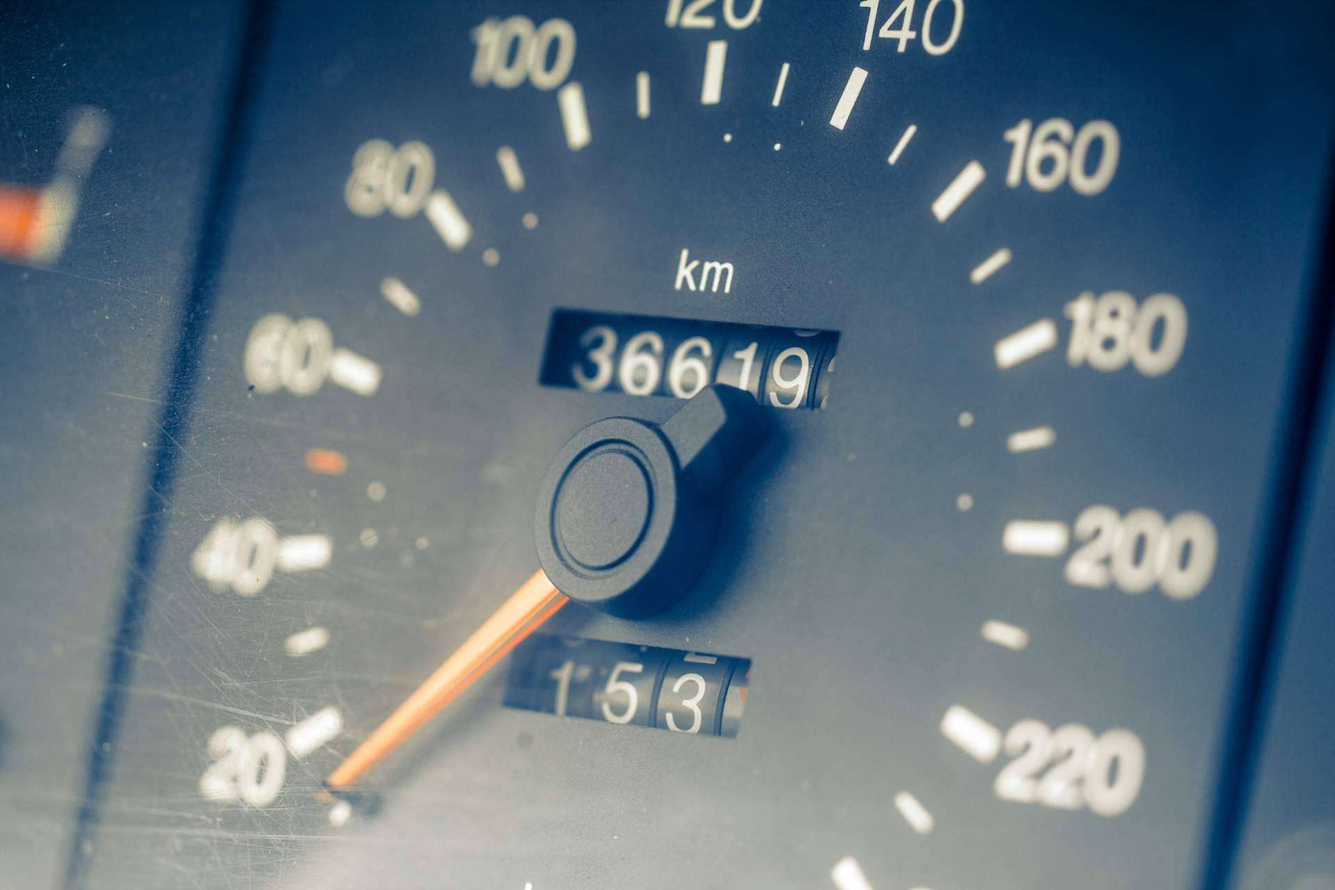 ¿Cómo descubrir si se ha manipulado el kilometraje de un coche?, por Inforautos
