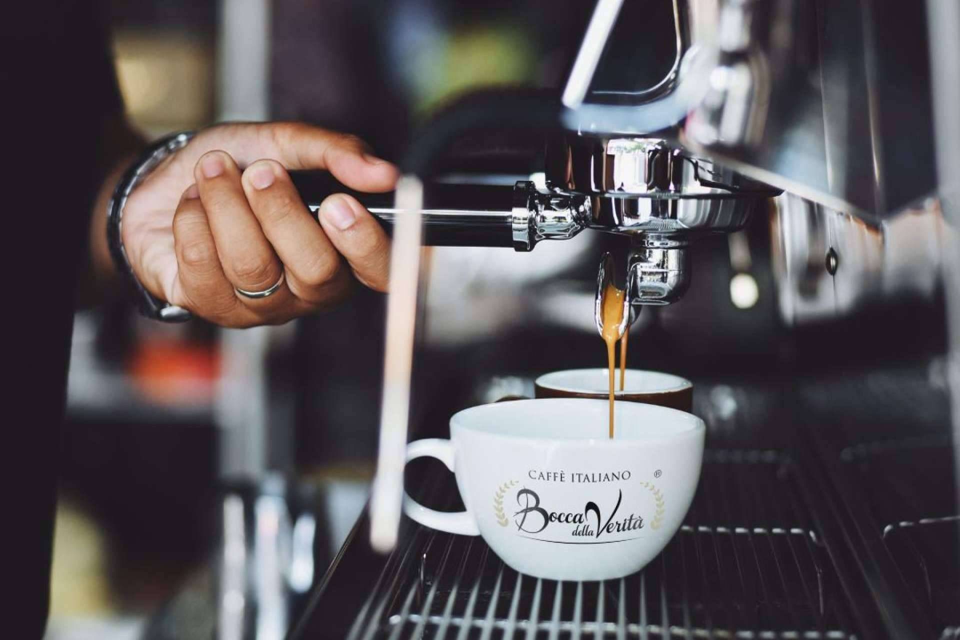 Las características de la cafetera de café industrial de Caffé Italiano  Bocca Della Verità