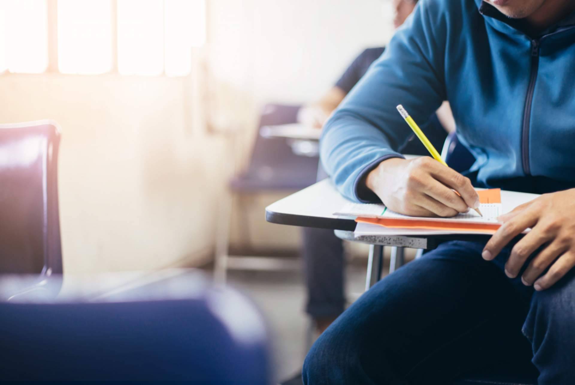 Ayuda Universitaria y sus servicios para la realización de una tesis doctoral