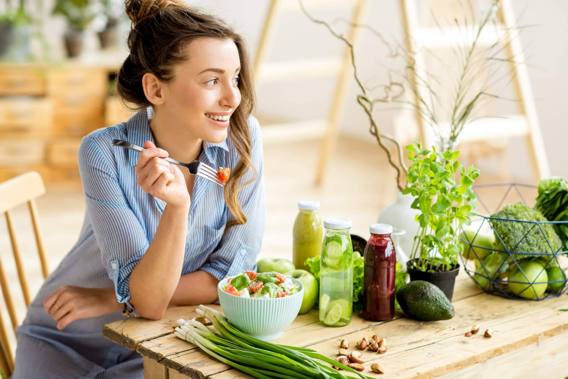 Cómo realizar una dieta restrictiva que no influya en la vida social y vínculos emocionales relacionados con la comida, por el Dr. Fernando Ruger Viarengo