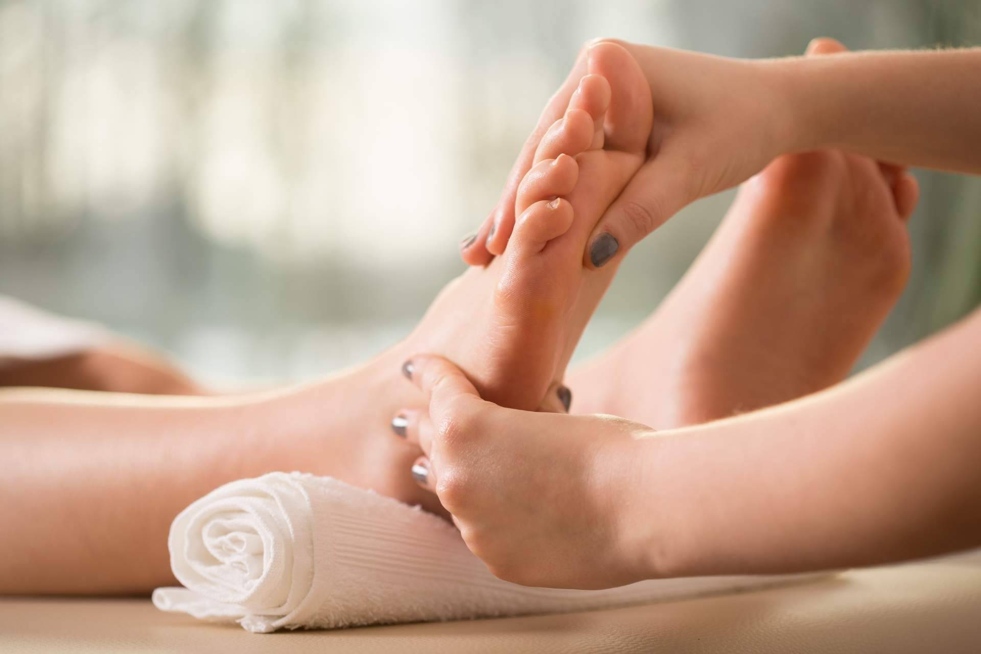Reflexología para el cuidado del cuerpo a través del pie, con Novi Terapias
