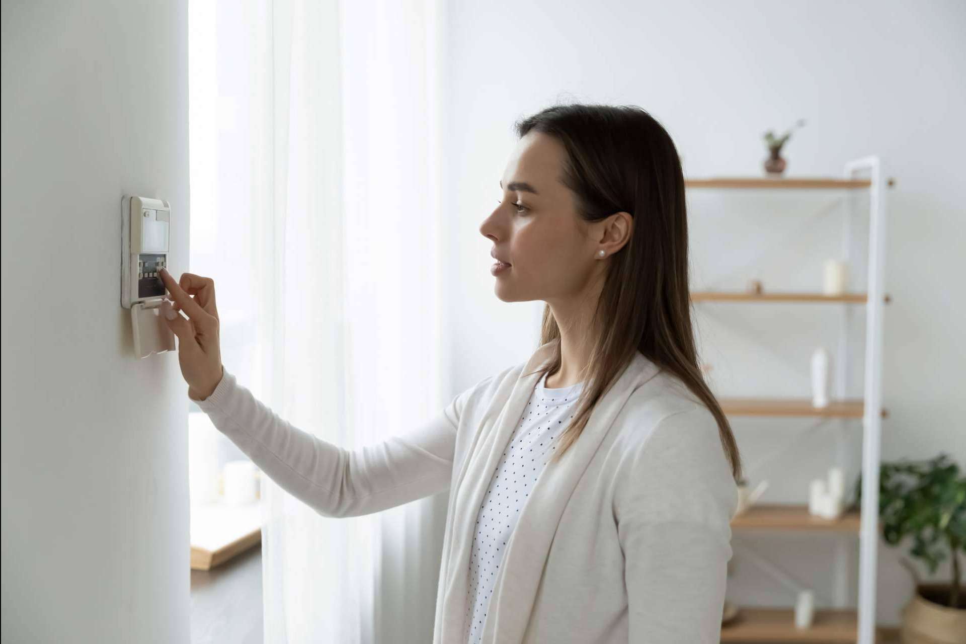Los 4 consejos antes de contratar una alarma según Alarmas AMV
