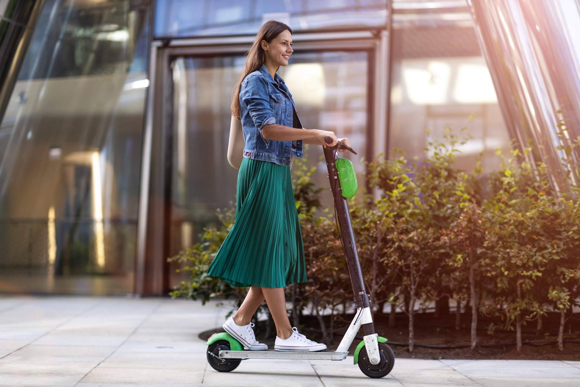 Una de las mejores opciones de alquiler patinete eléctrico Barcelona es LYNX