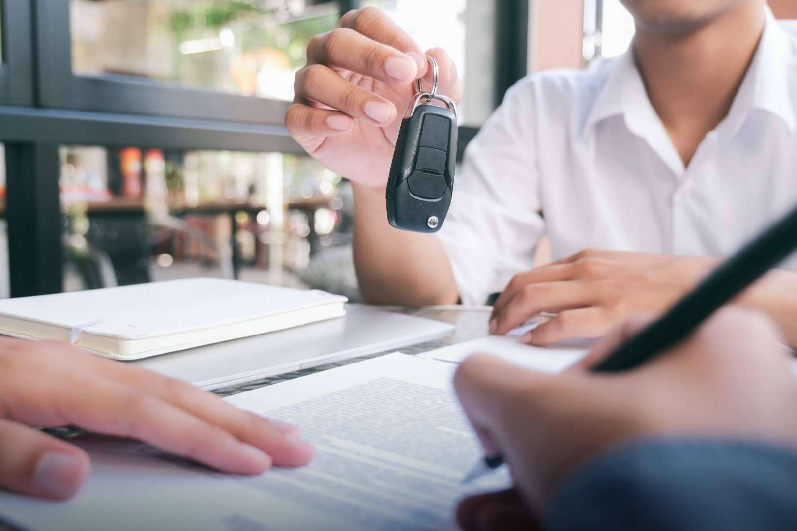 ¿Cómo saber cuántos propietarios ha tenido un coche? Con el informe vehículo DGT, de la mano de Inforautos