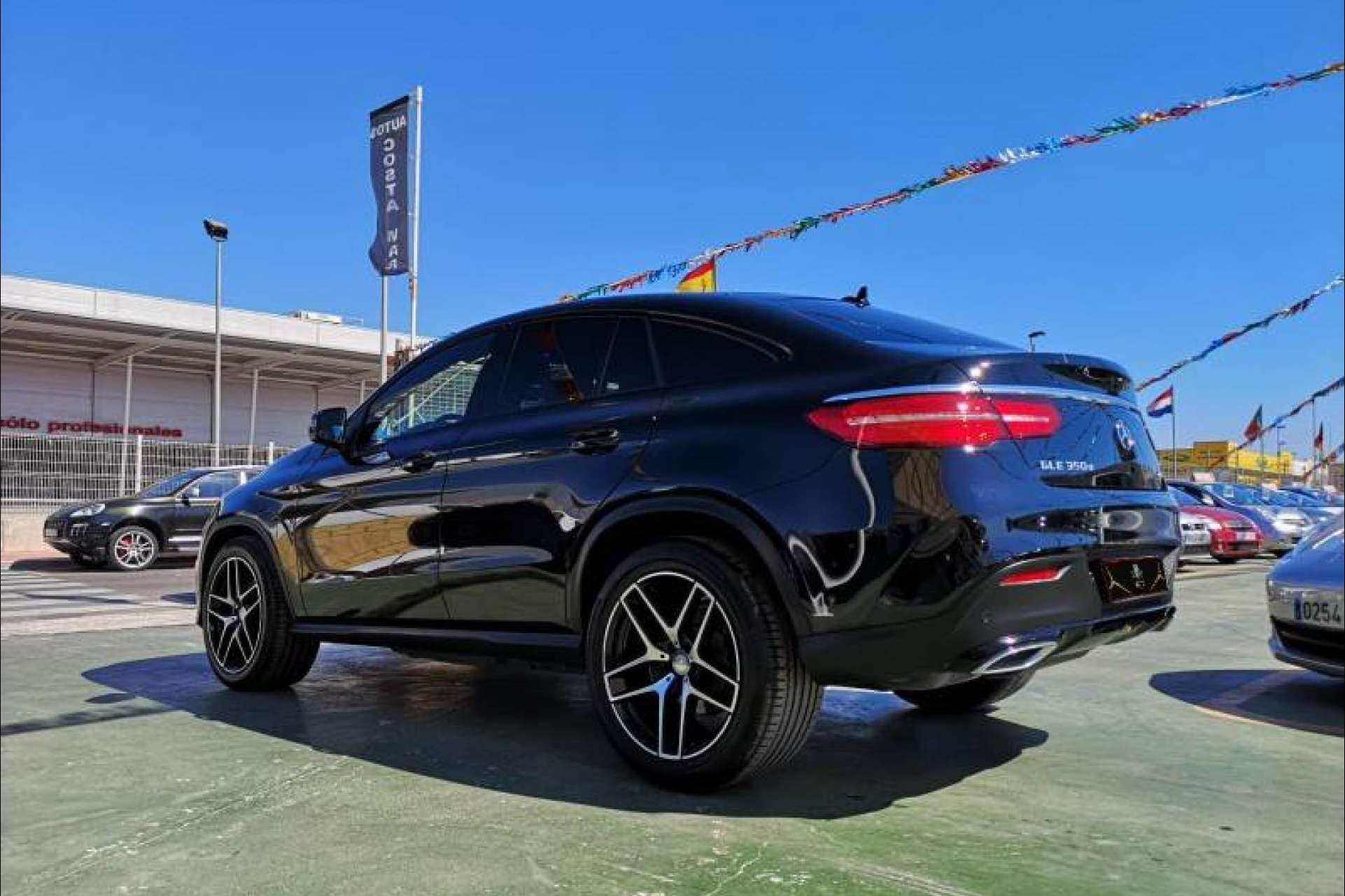 Alquilar Mercedes GLE Coupe o alquilar AUDI R8 Spyder en Rent Car Deluxe