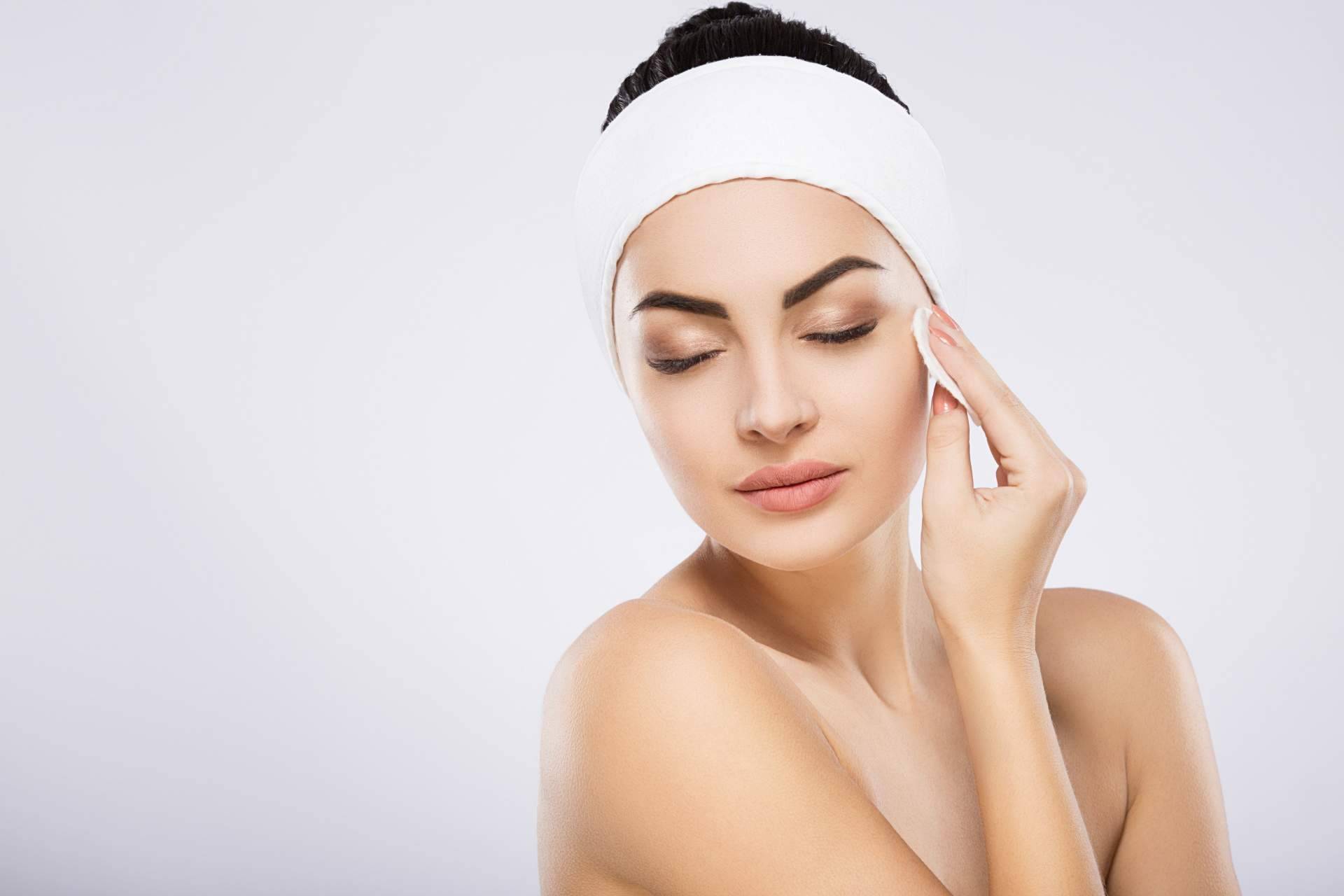 Rejuvenecimiento facial con la biorevitalización, por BioSalud Canarias