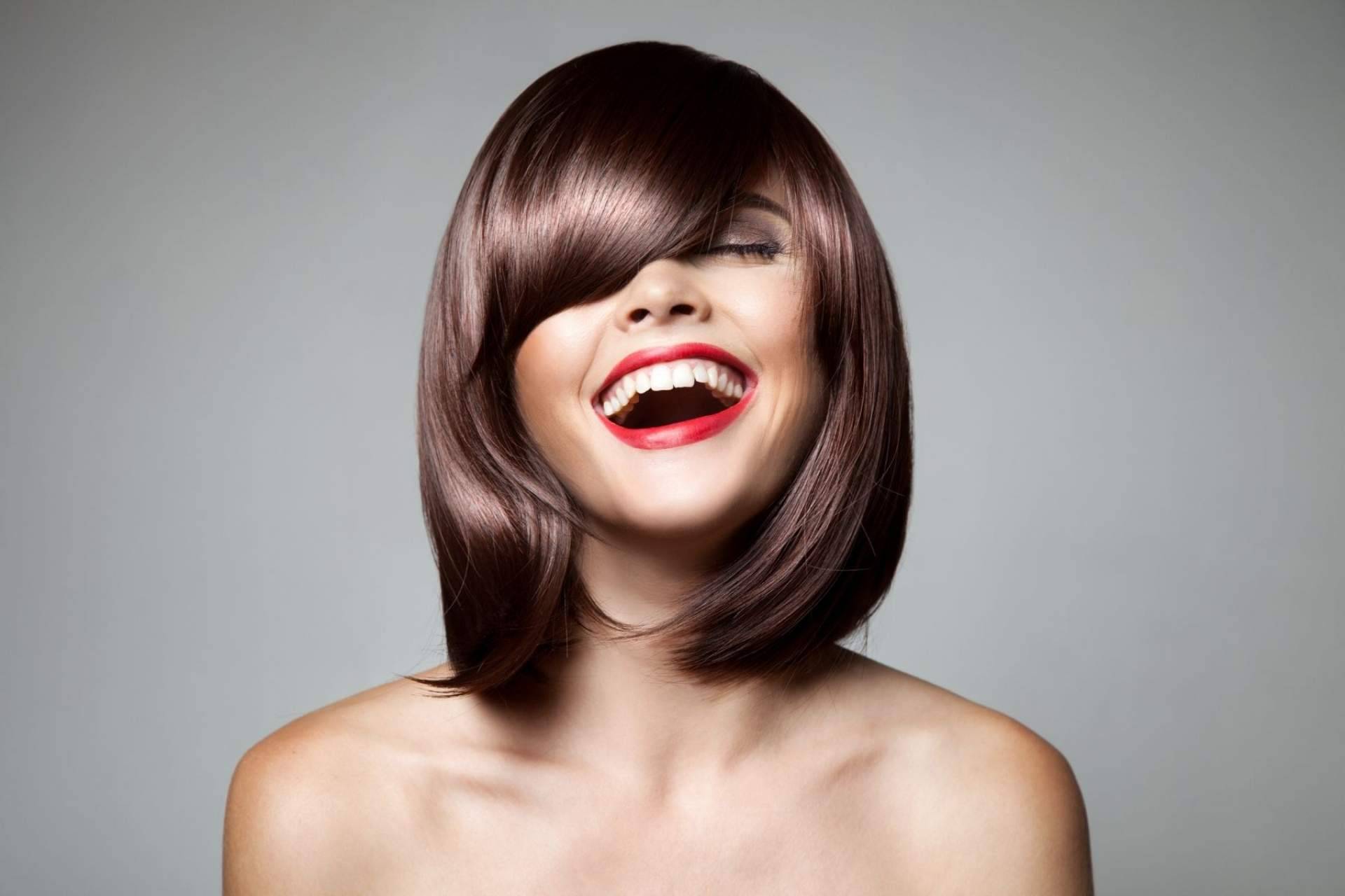 El servicio de peluquería saludable de CharoConector protege y restaura el cabello