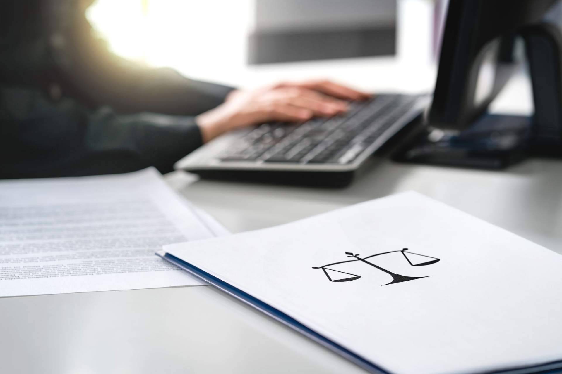 El outsourcing de servicios jurídicos es de gran ayuda para despachos que deseen externalizar sus litigios, por Outlex