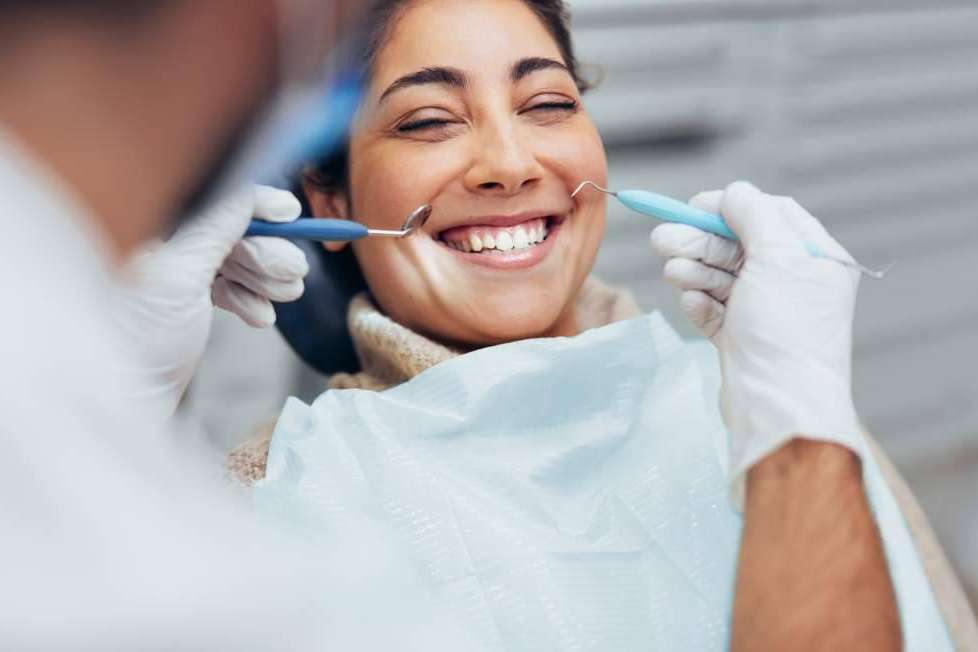 ¿Por qué algunas clínicas dentales están siempre llenas y otras nunca consiguen nuevos pacientes?