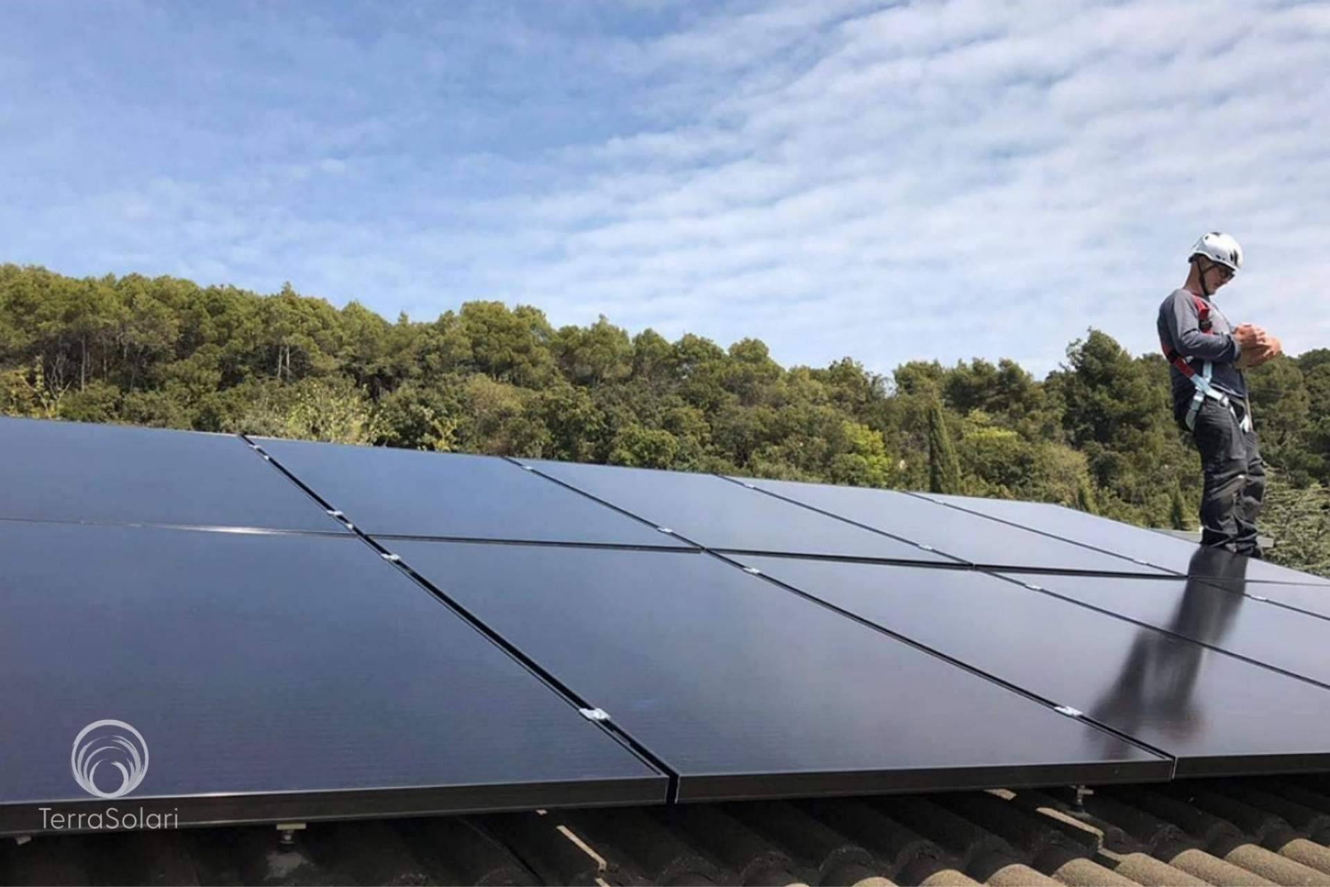 TerraSolari: ¿Cómo conseguir una subvención económica para instalar placas solares en la vivienda?