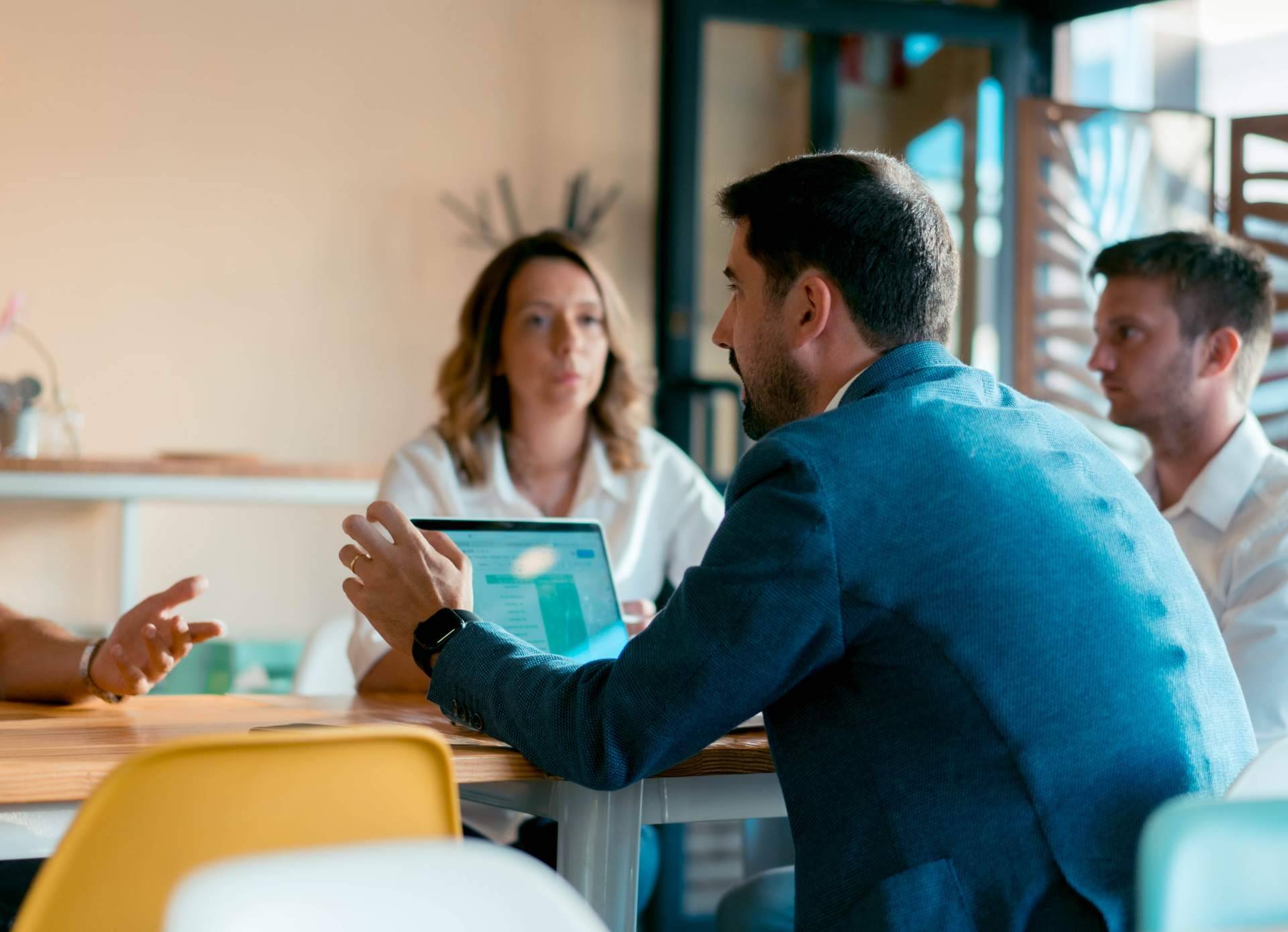 SMquatro proporciona ayuda en la organización diaria de los negocios hosteleros