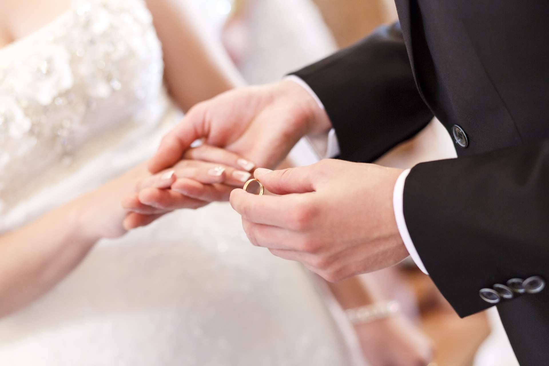 Alianzas de boda de oro en la joyería madrileña El Rubí