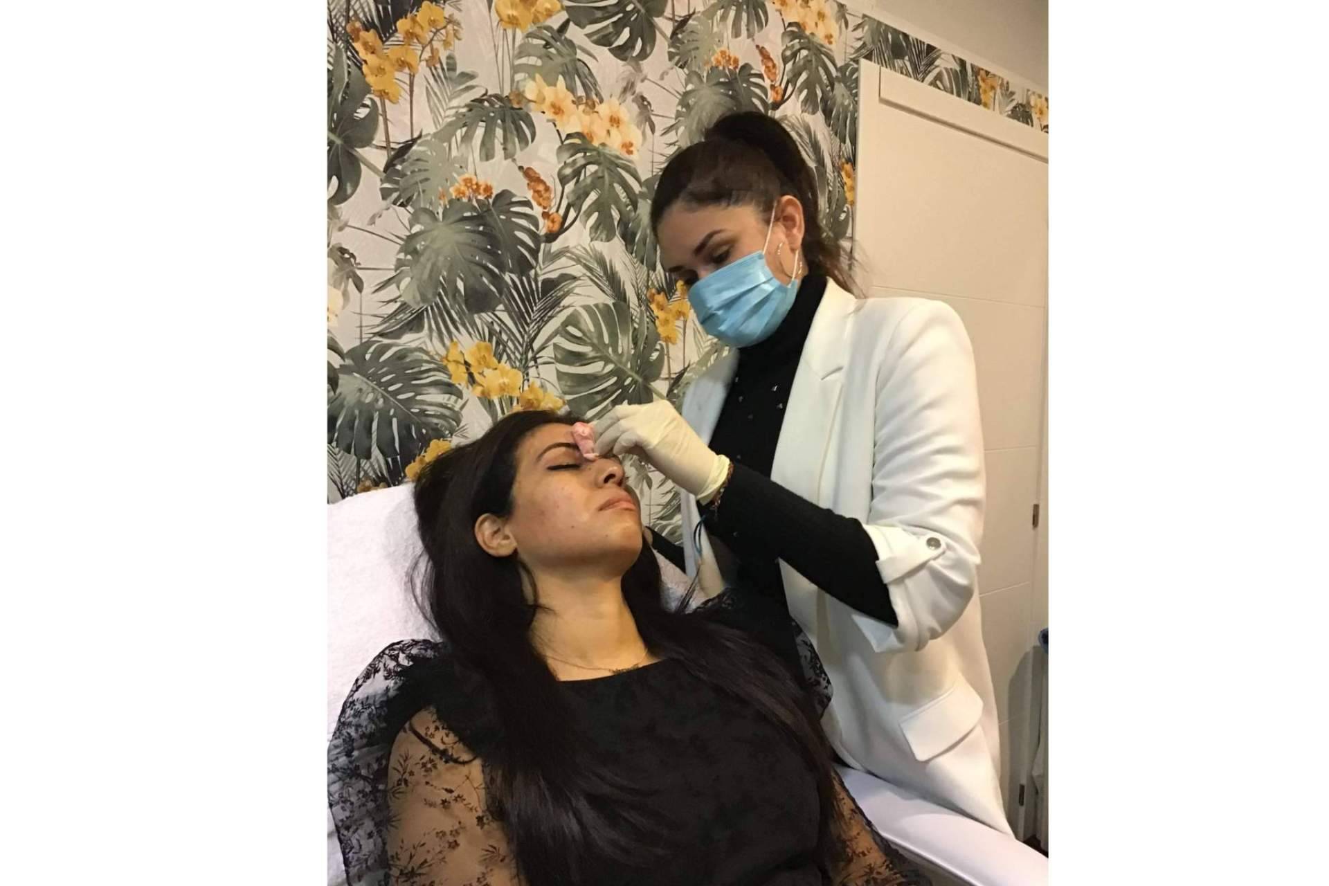 Peeling químico, qué es y qué beneficios tiene para la piel, con Cecilia Arthur