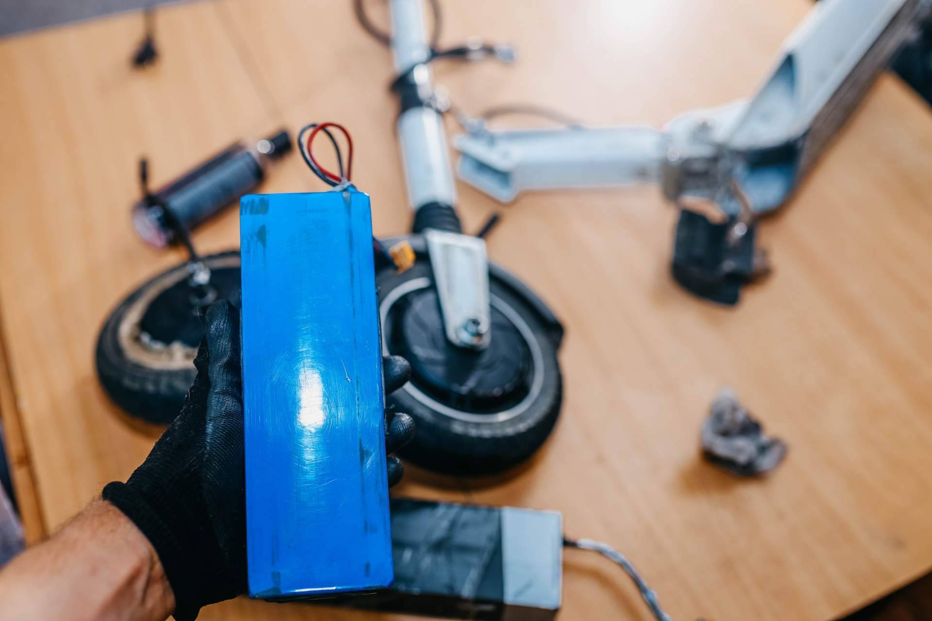 LYNX se ocupa de reparar los patinetes eléctricos
