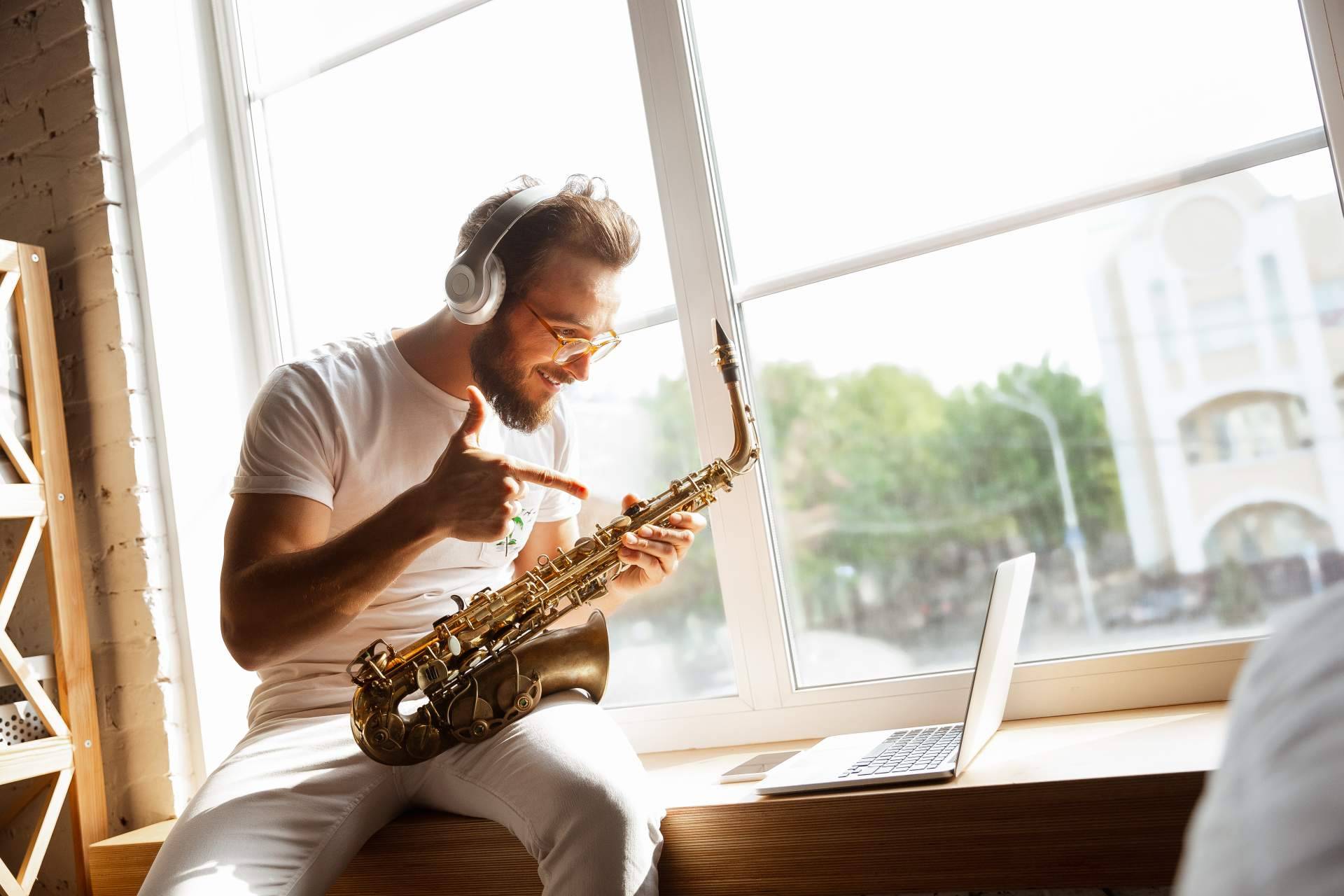 Erizo Escuela de Música y sus clases de saxofón online adaptadas a todos los gustos y niveles
