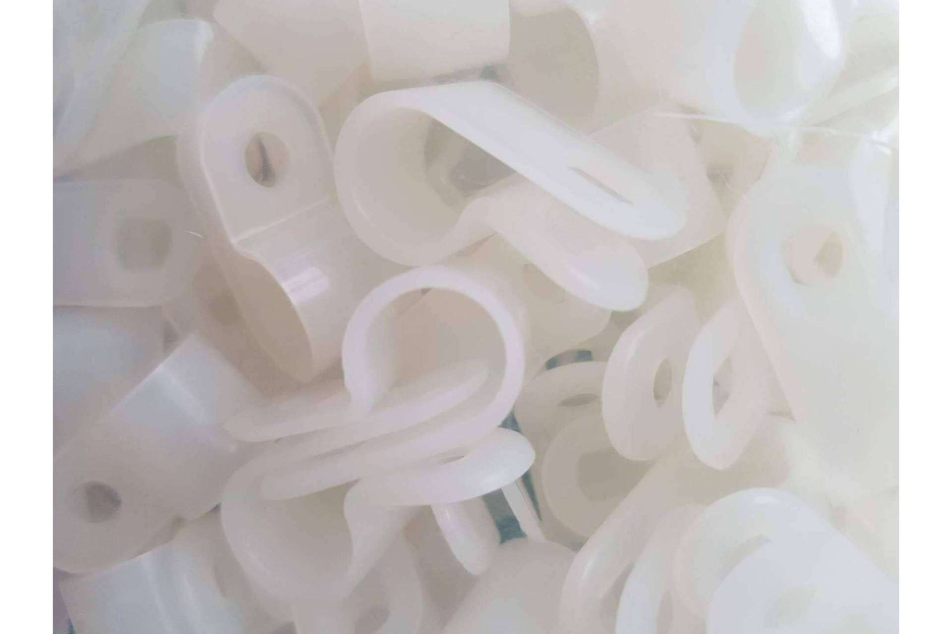 Las grapas para sujeción de cables de Infosolucion