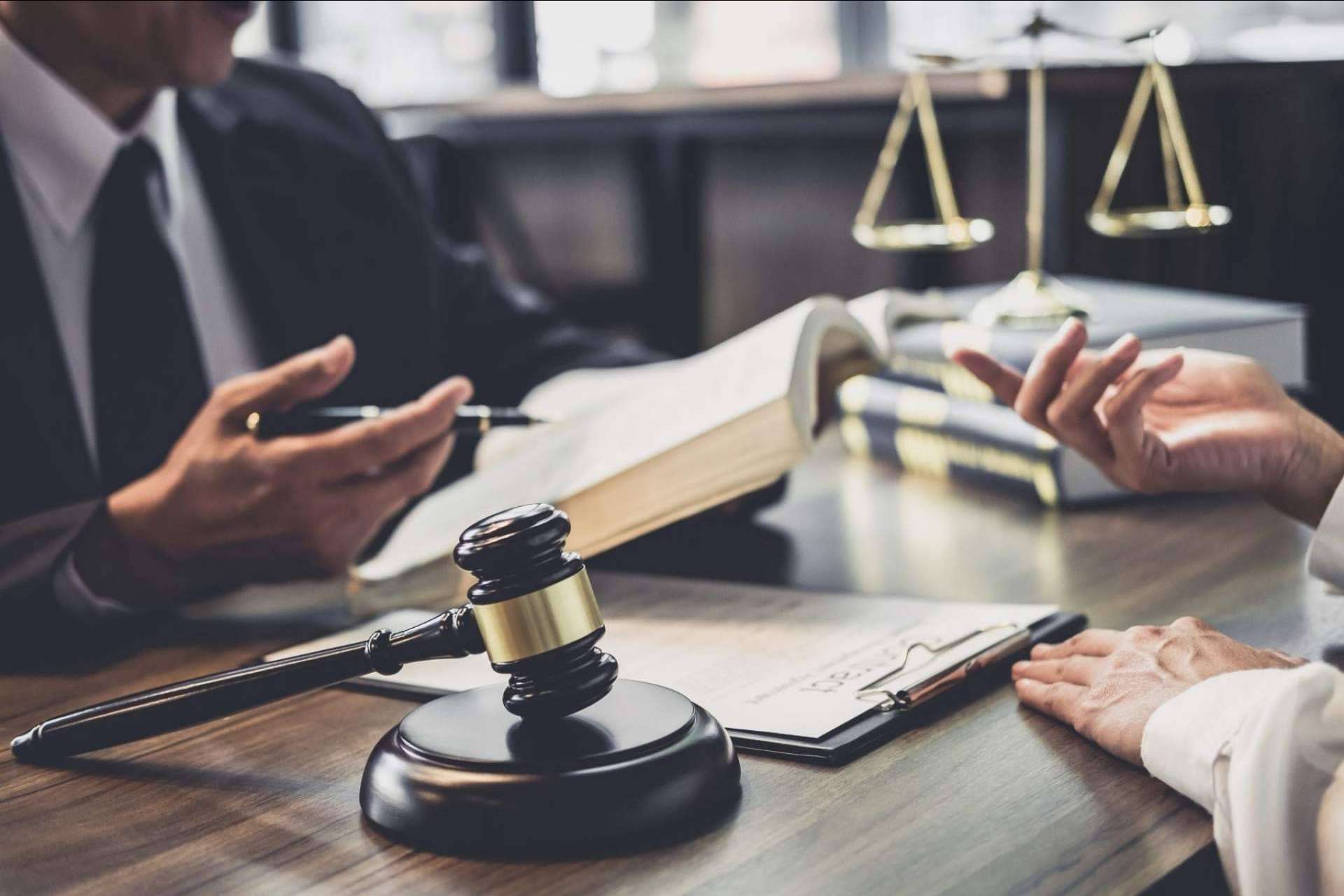 Ackermann & Schwartz Attorneys, servicios de reestructuración de empresas y compras de negocios en distress