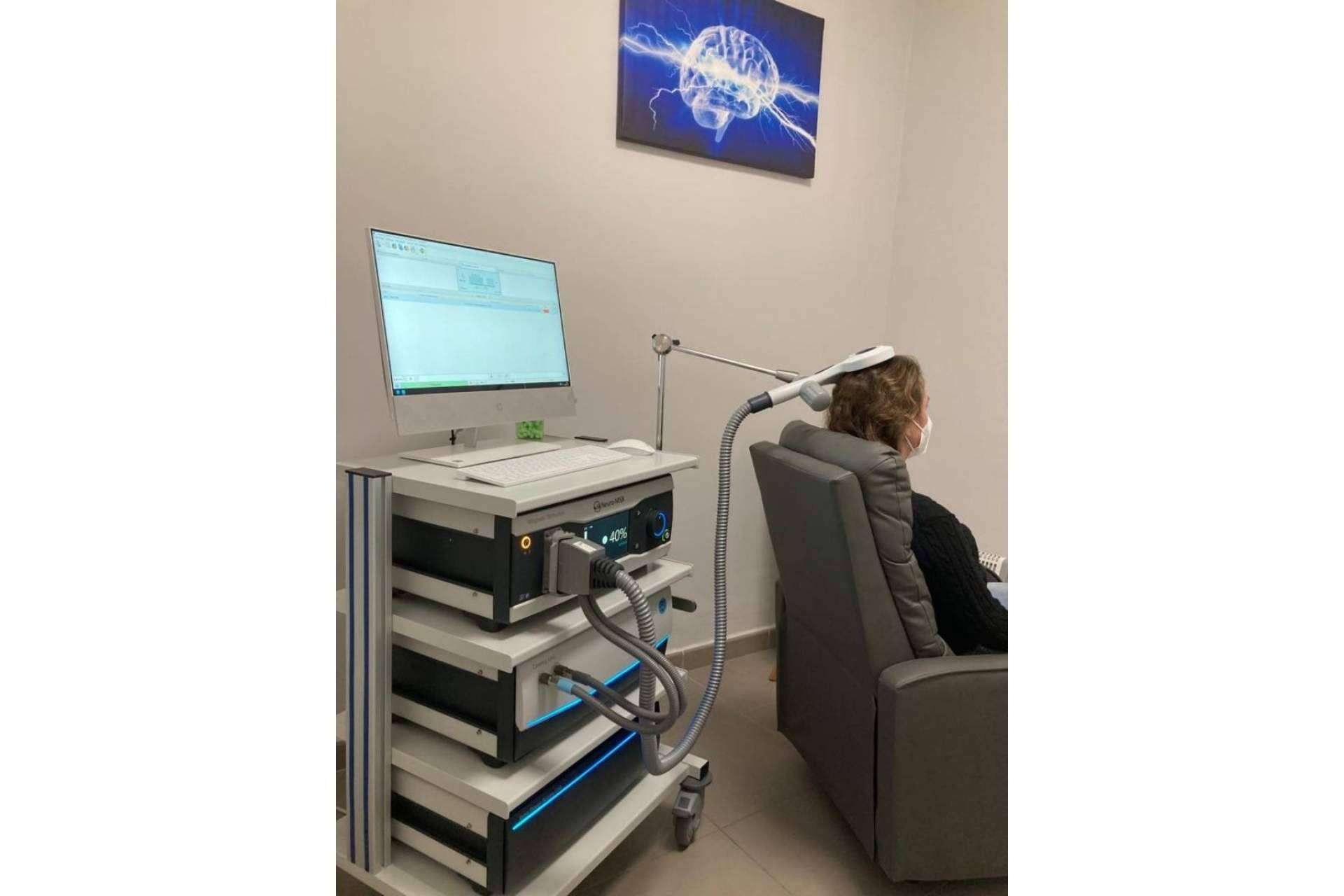 Estimulación cerebral no invasiva, avances en tratamiento del dolor crónico