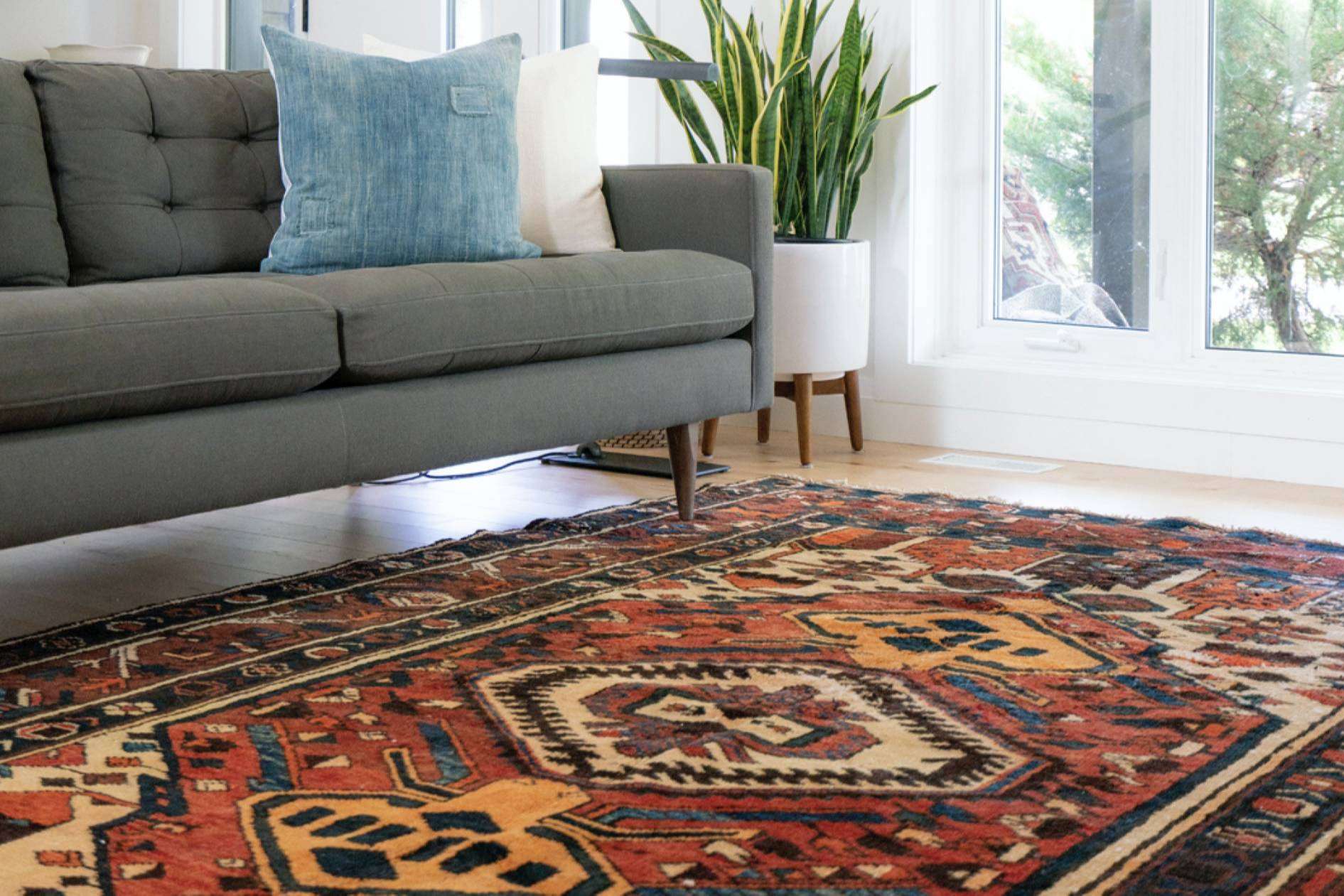 UrbanClean ofrece un servicio de limpieza profesional de alfombras