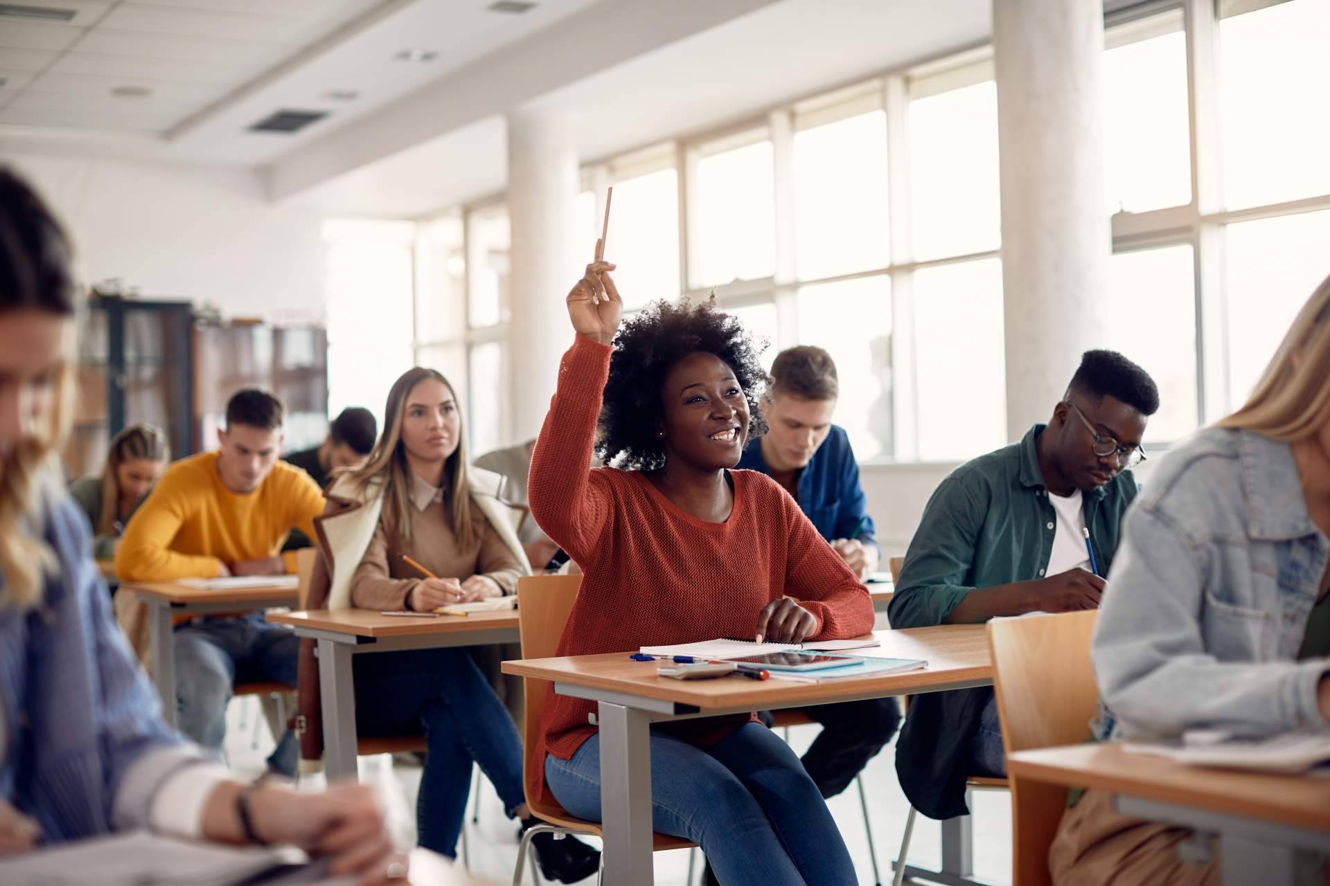 Ayuda para resolver PEC y PAC en la UOC con el servicio de Ayuda Universitaria