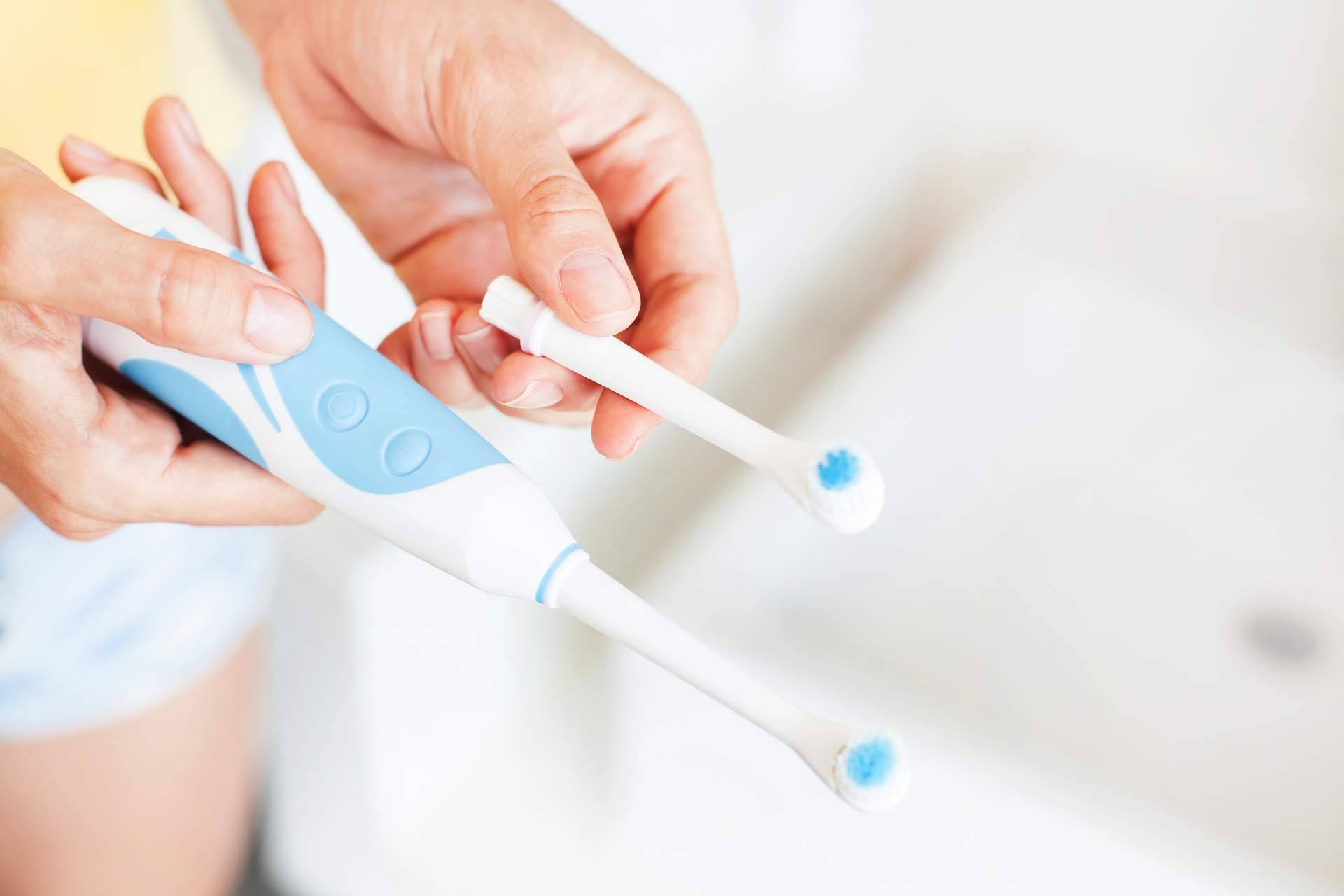 Los cepillos de dientes eléctricos son más baratos que nunca antes, “guerra” de marcas