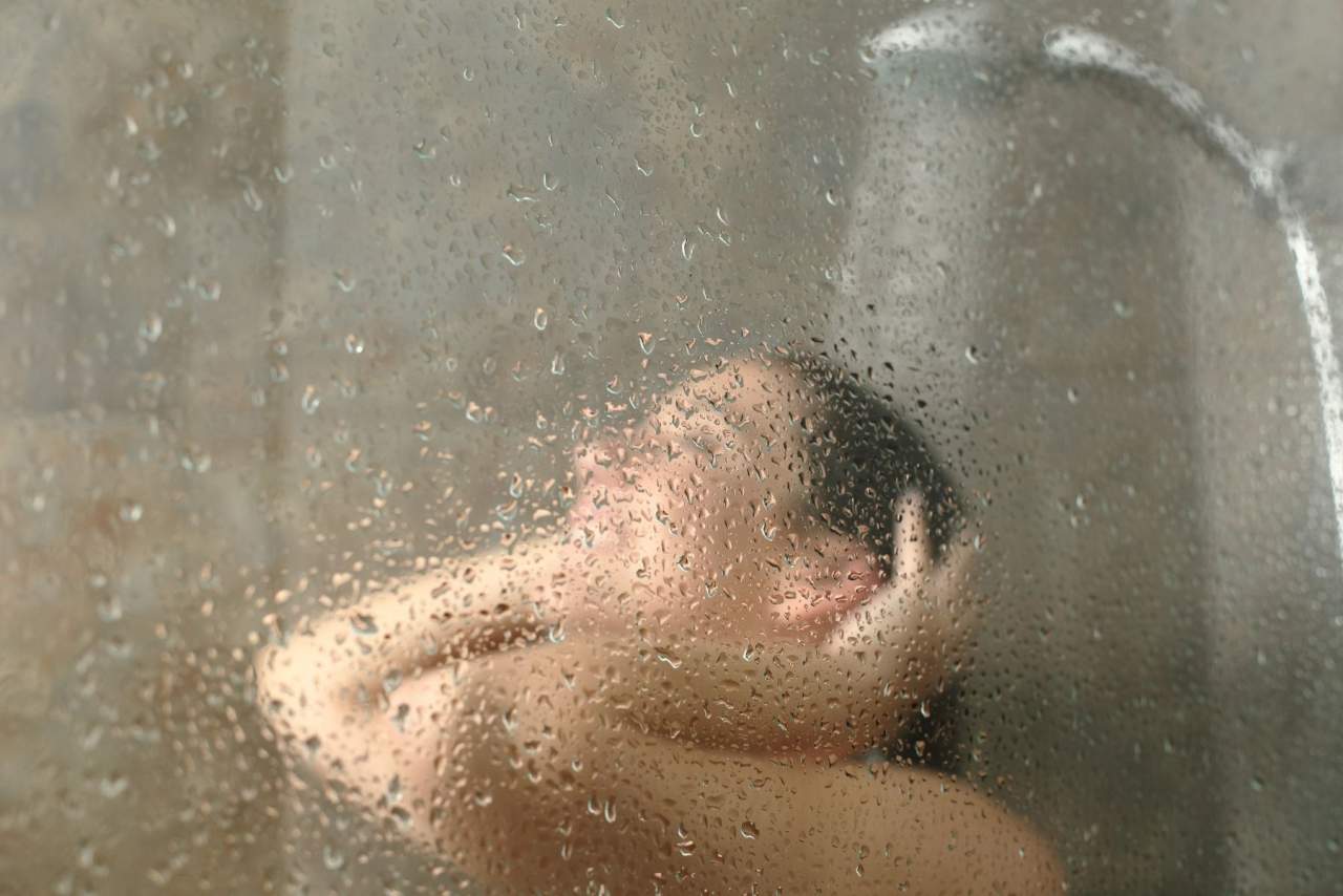 Ventajas de bañarse con filtro de ducha, según Alcavida