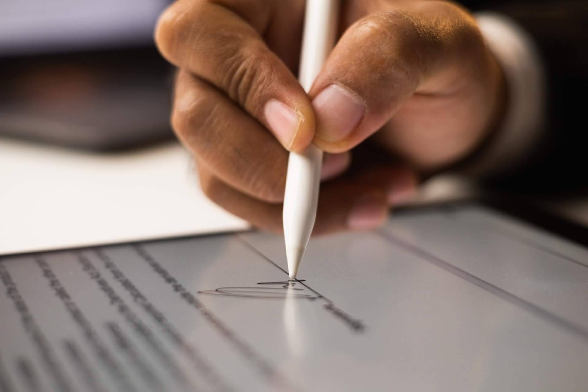 La app de SIGNply permite firmar de forma digital en clínicas profesionales