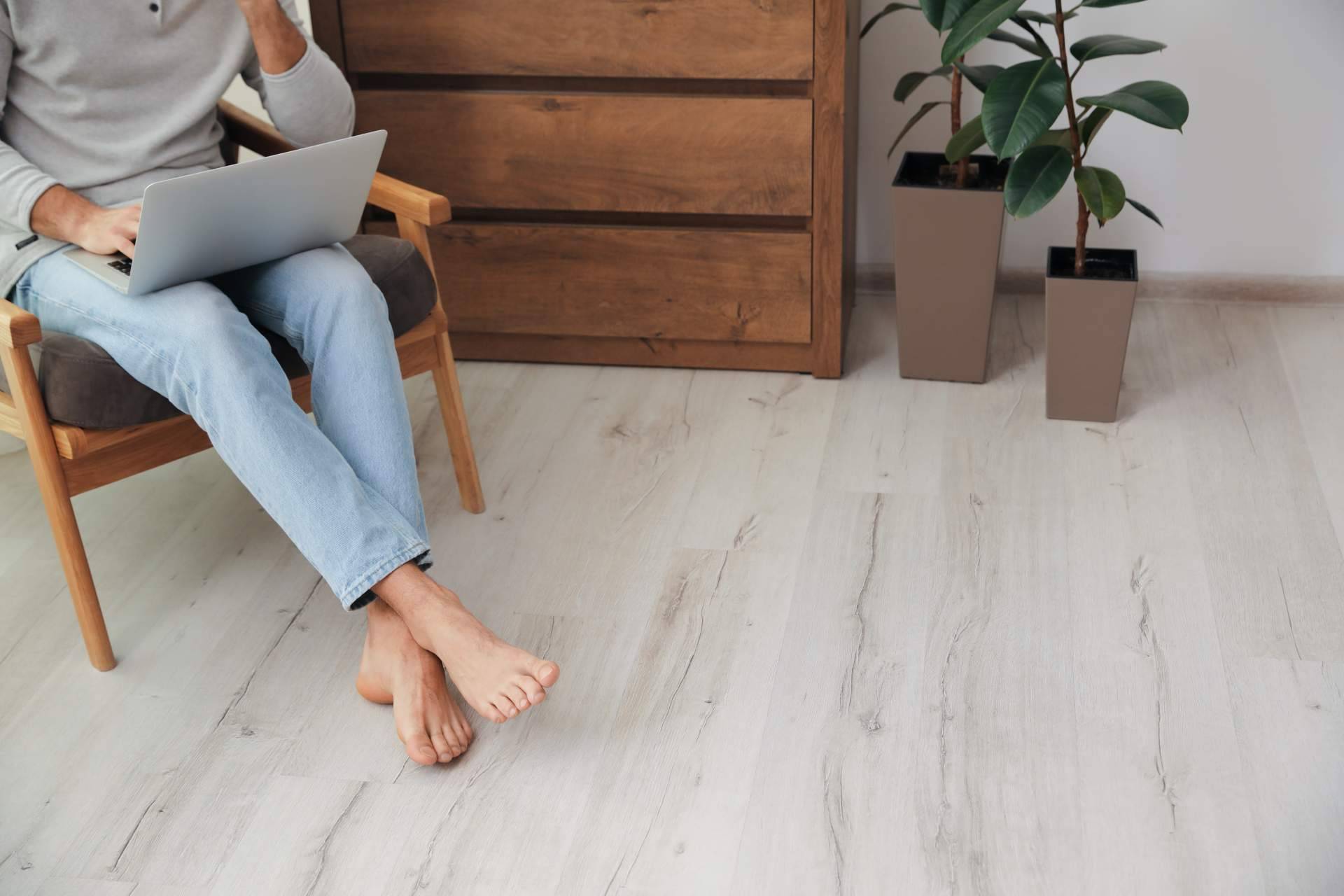 Las ventajas de aplicar suelos de imitación de madera