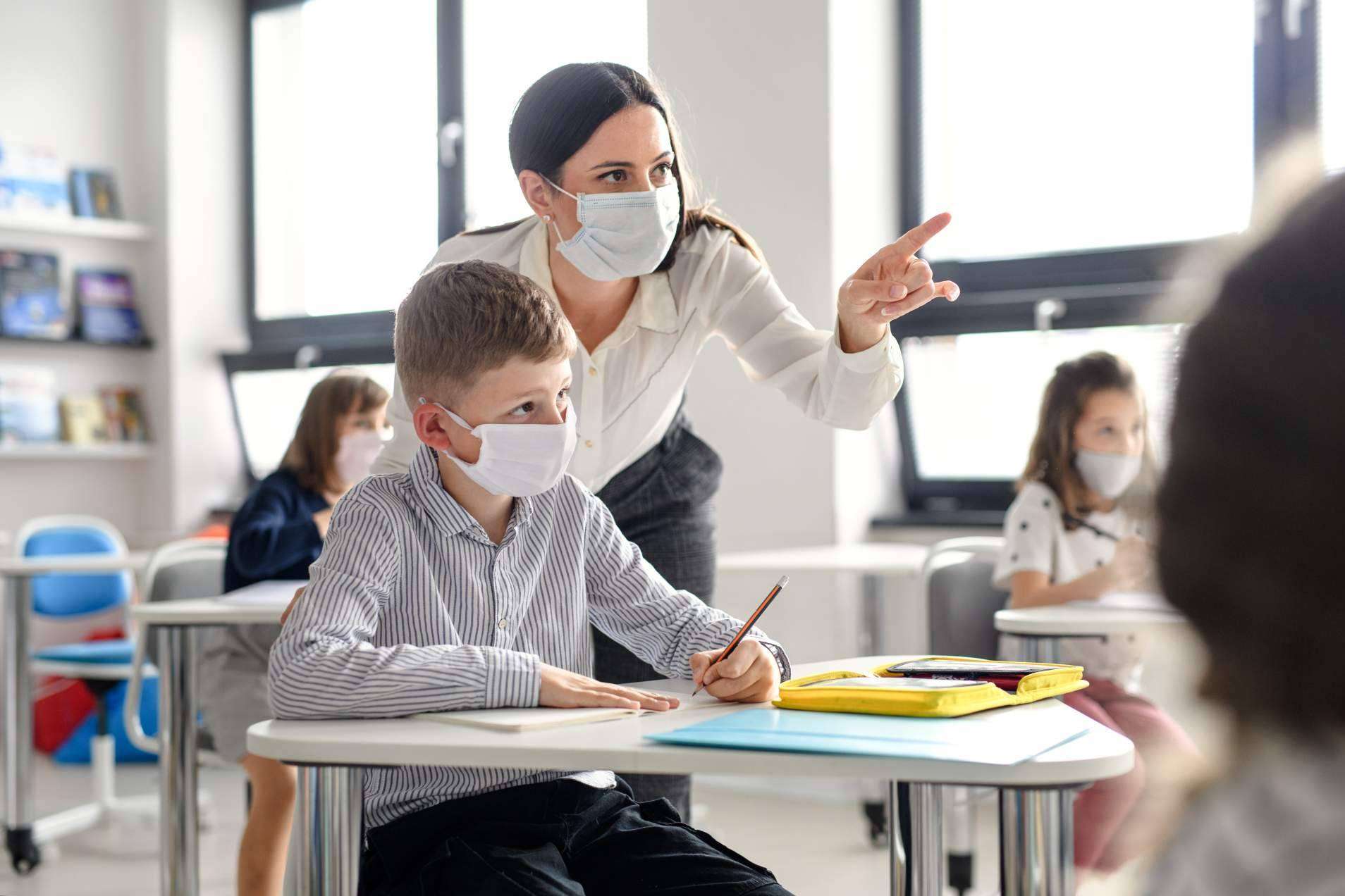 Los cursos homologados online para el profesorado son el futuro de la educación, por Novapro
